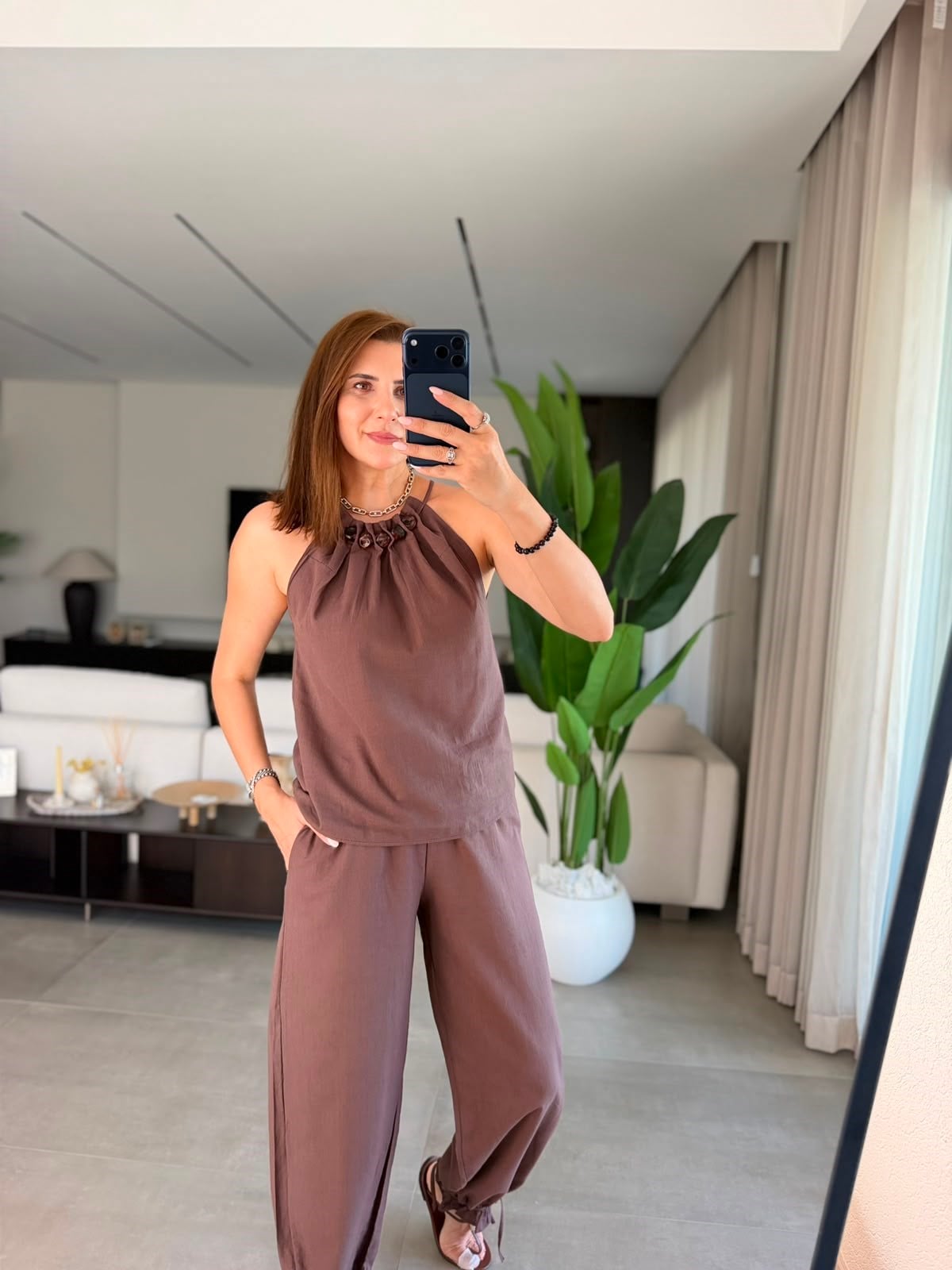 Kahverengi Yaka Tokalı Paça Detaylı Takım
