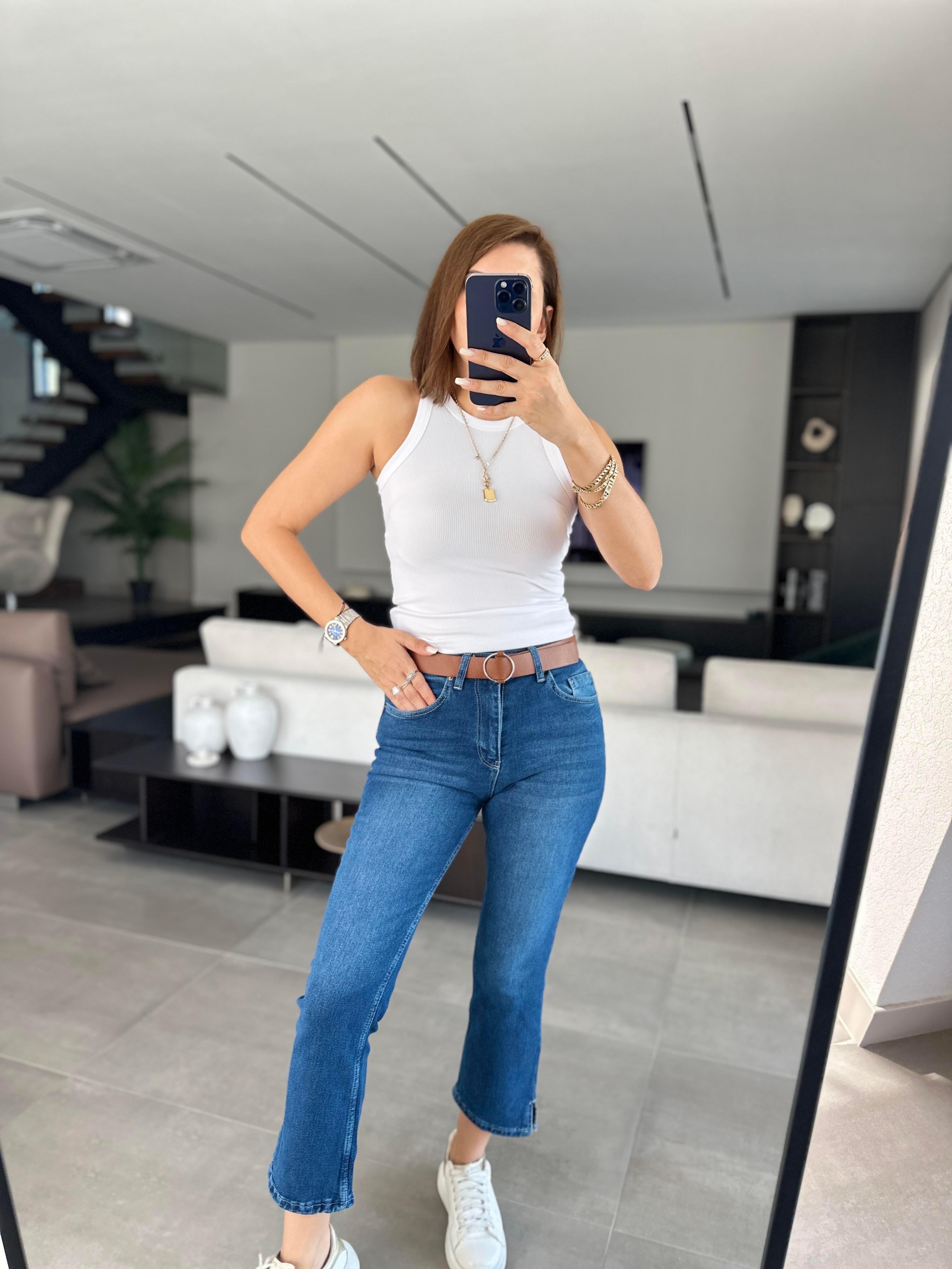 Kemerli Paça Yırtmaçlı Boyfriend Jean
