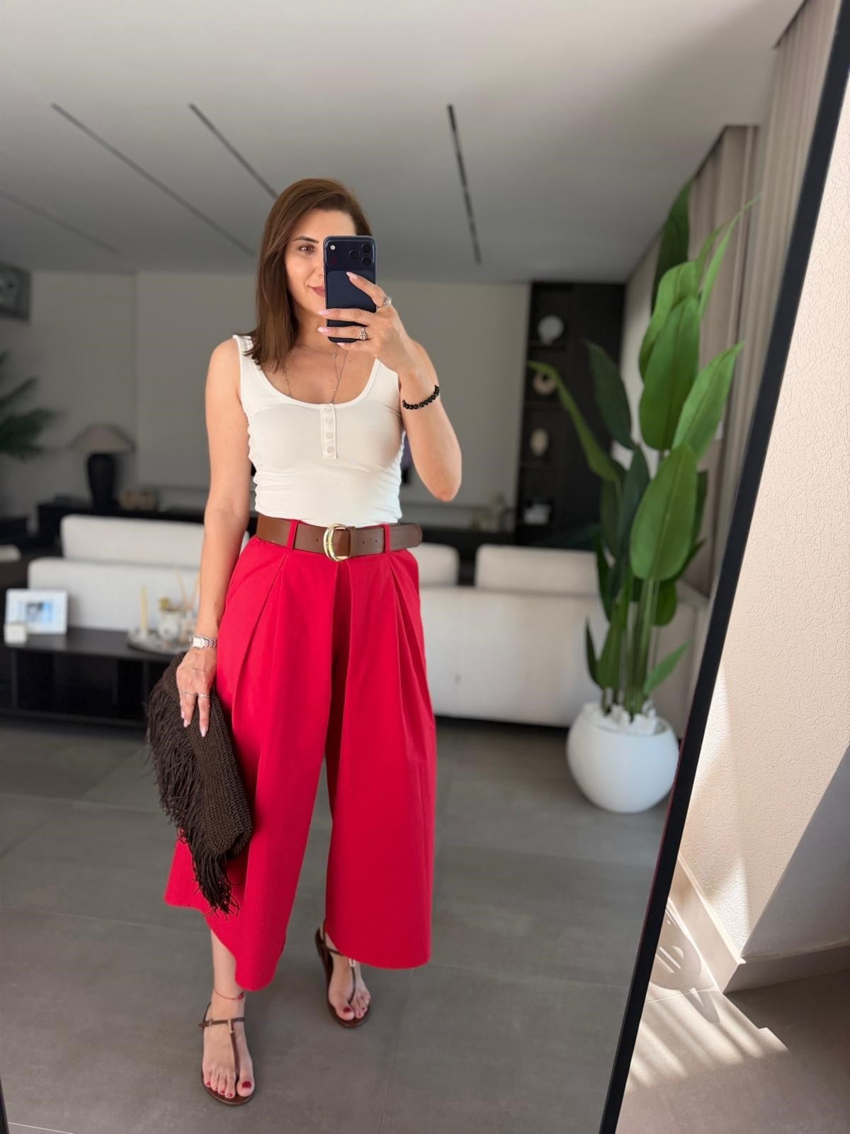 Kırmızı Bol Paça Kemer Detaylı Pantolon