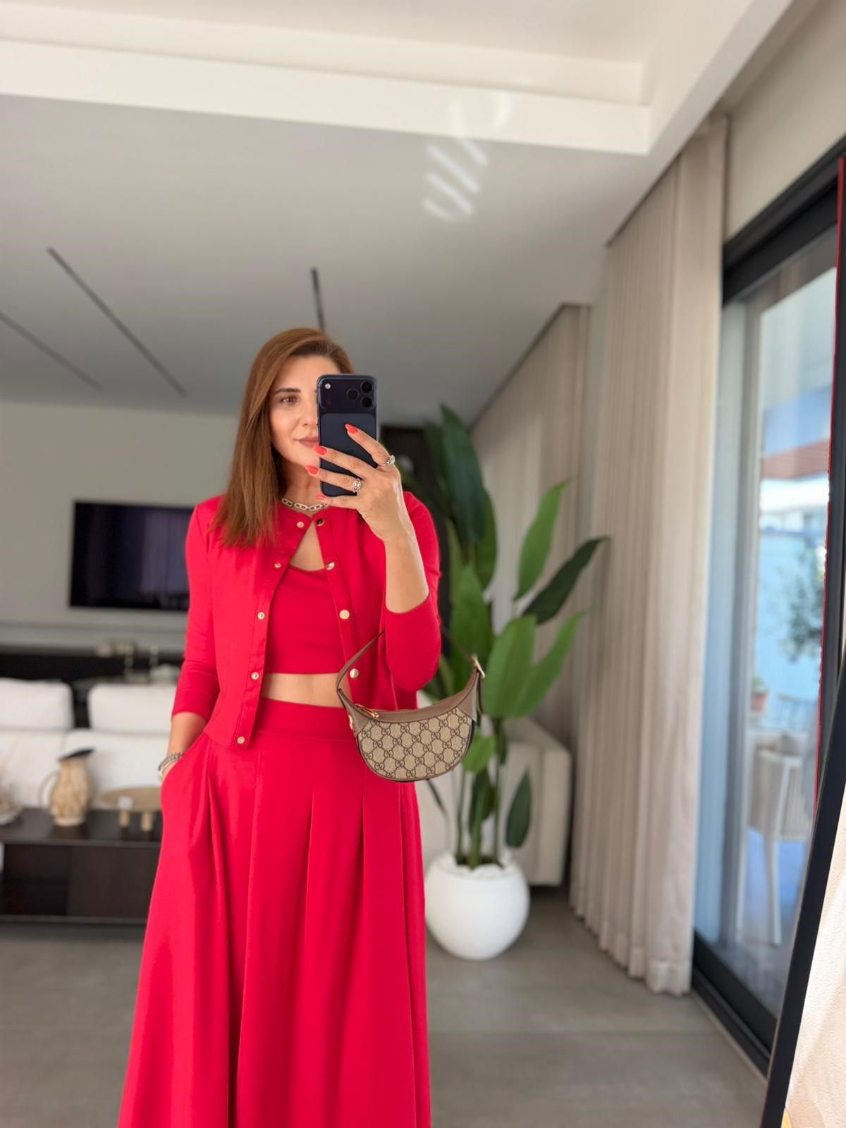 Kırmızı Modal Ceketli Atletli Üçlü Etek Takım