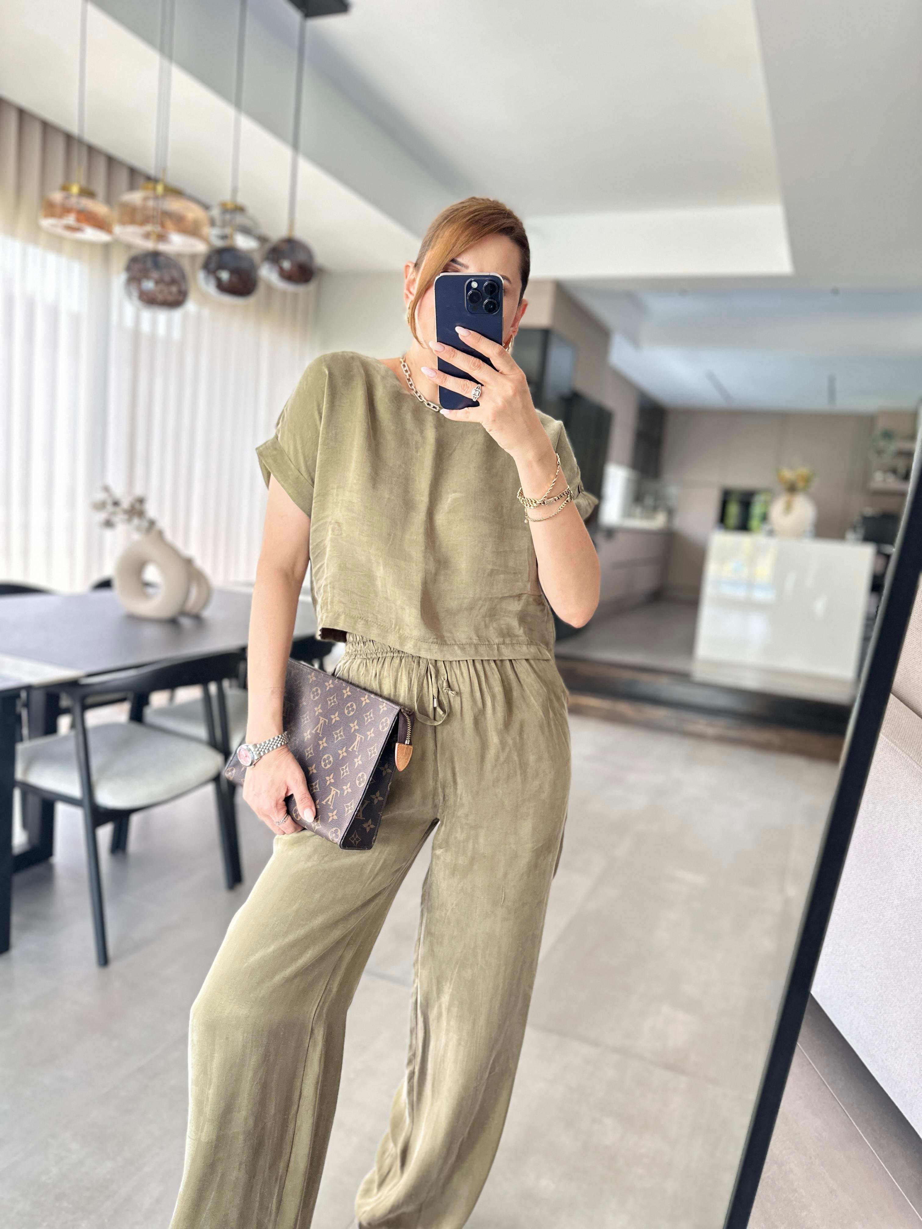Kısa Kollu Bluz Pantolon Takım