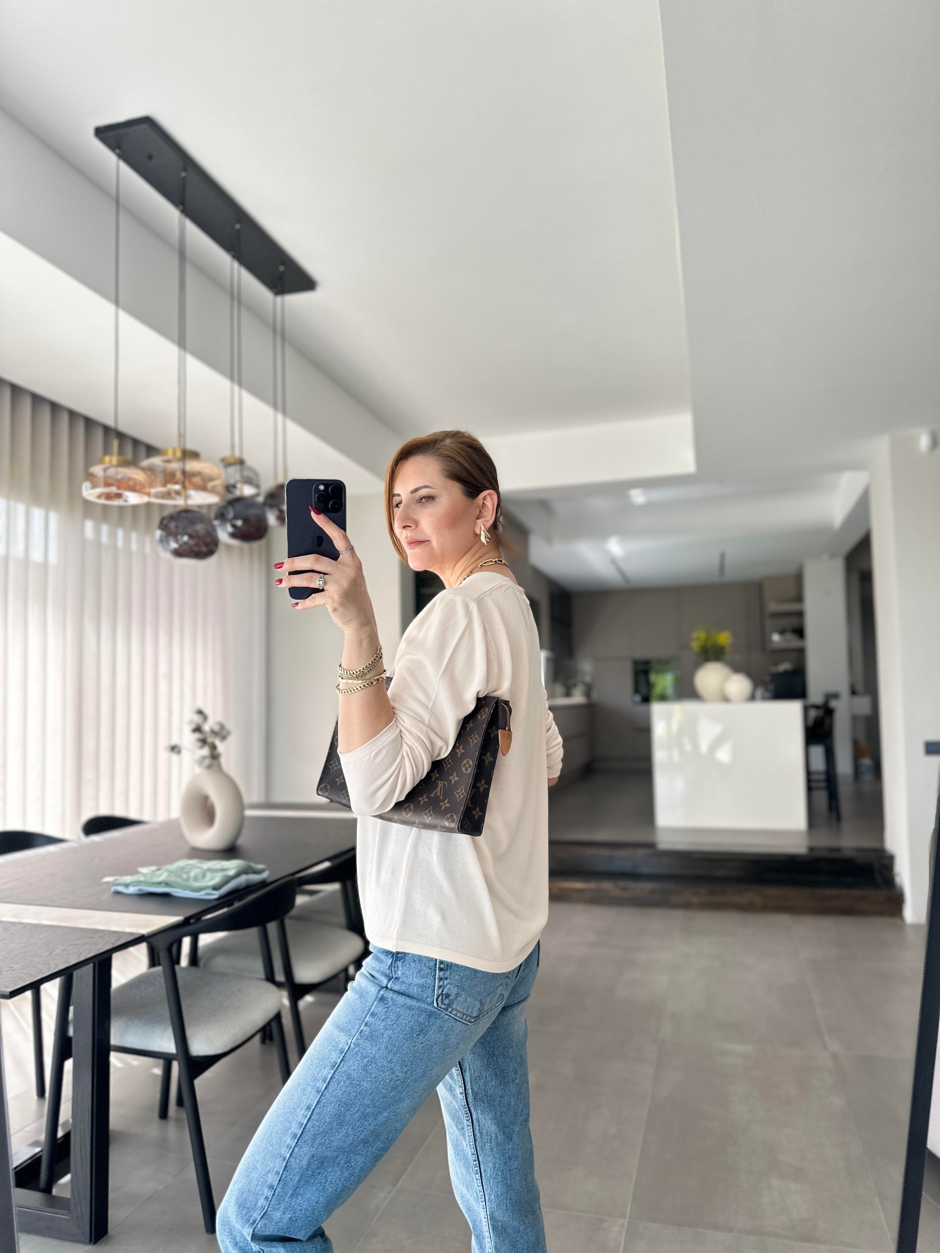 Krem Düğmeli Hırka