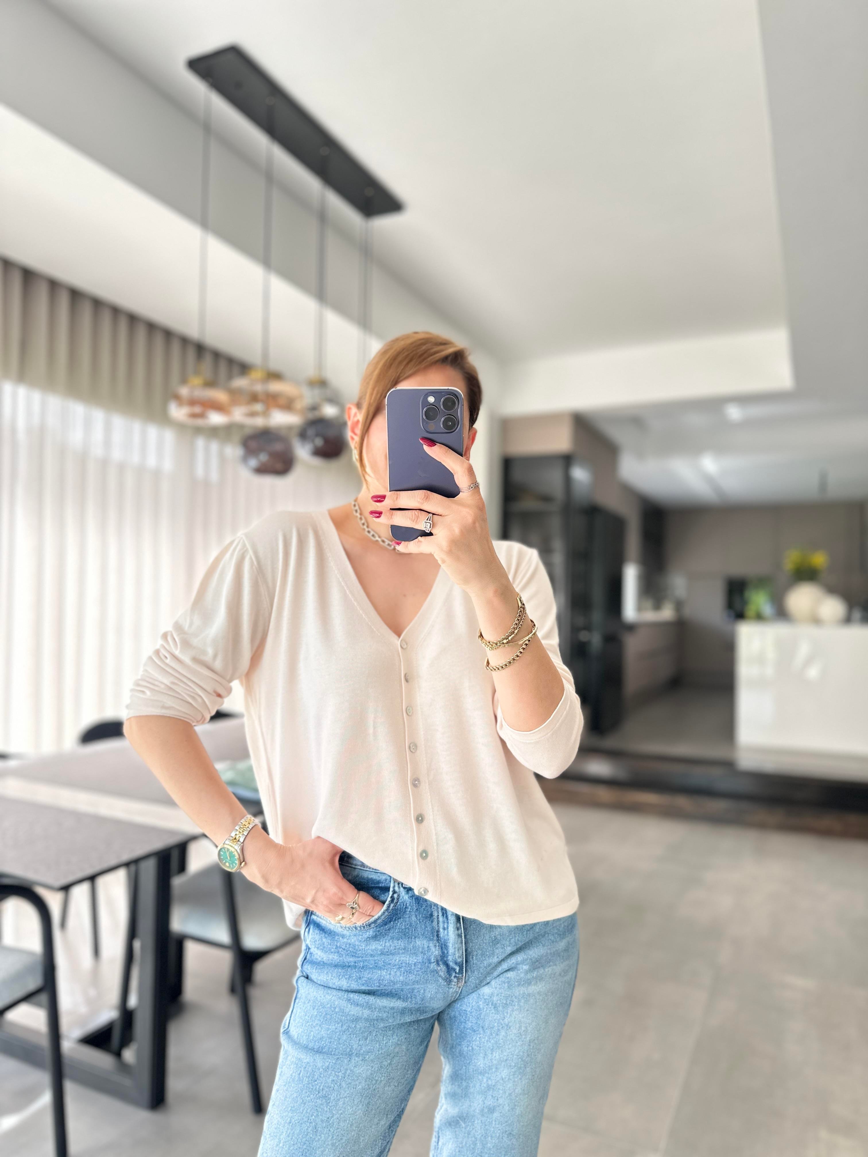 Krem Düğmeli Hırka