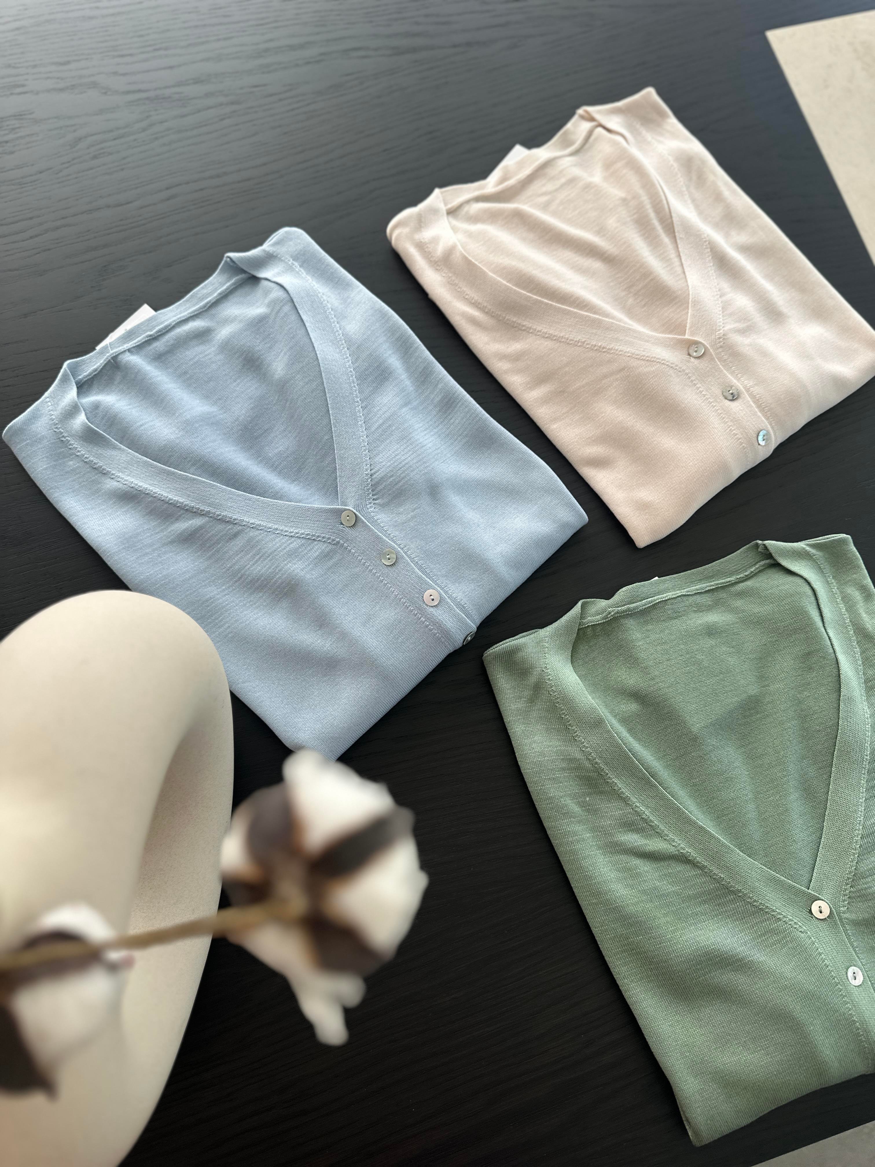 Krem Düğmeli Hırka