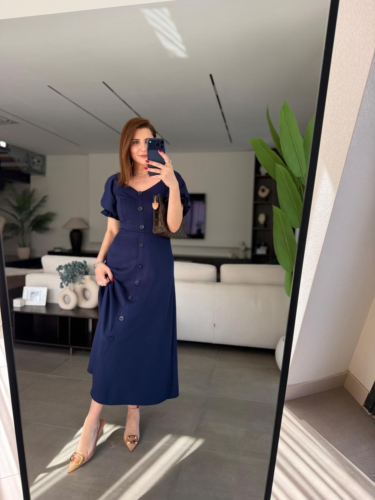 Lacivert Kolları Fırfırlı Önü Düğmeli Kayık Yaka Elbise