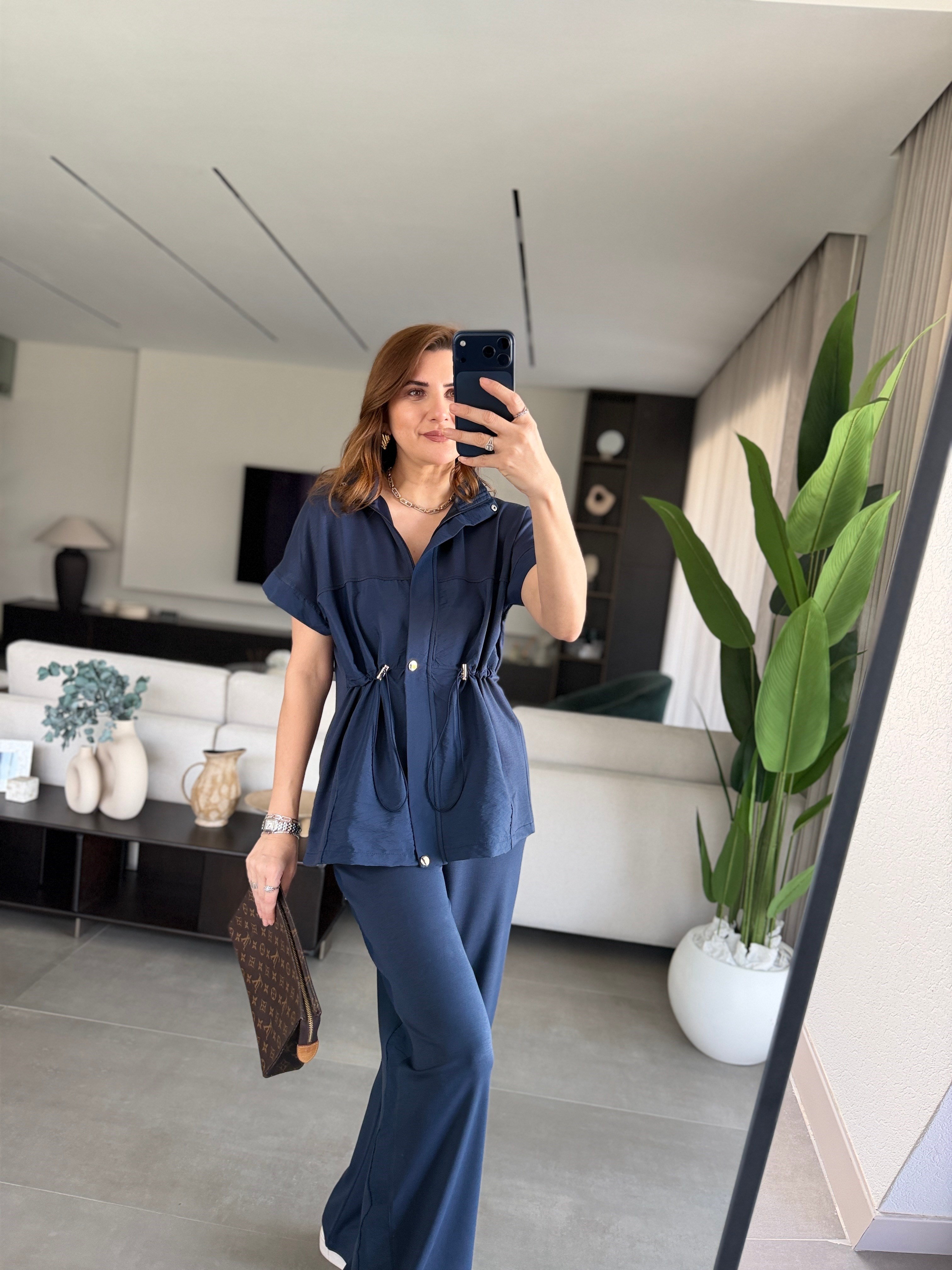 Lacivert Modern Çizgi Detaylı Takım