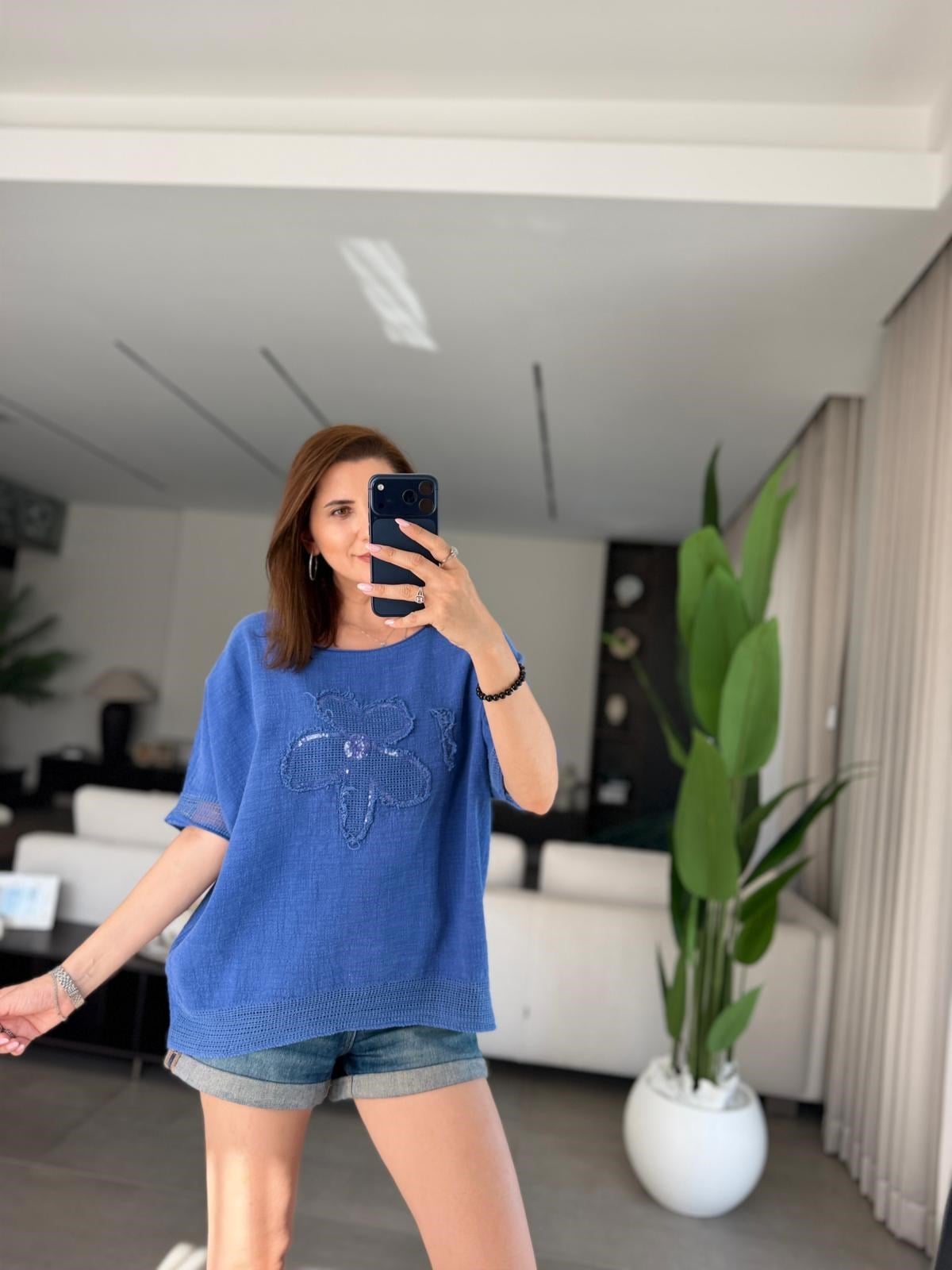 Lacivert Papatya Pullu Keten Bluz