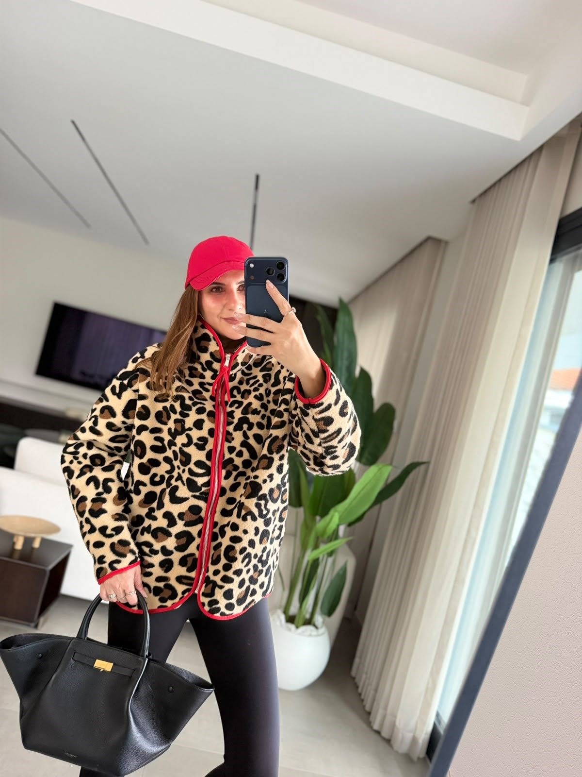 Leopar Desenli Dik Yaka Peluş Ceket