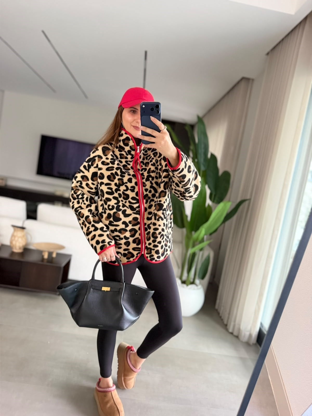 Leopar Desenli Dik Yaka Peluş Ceket
