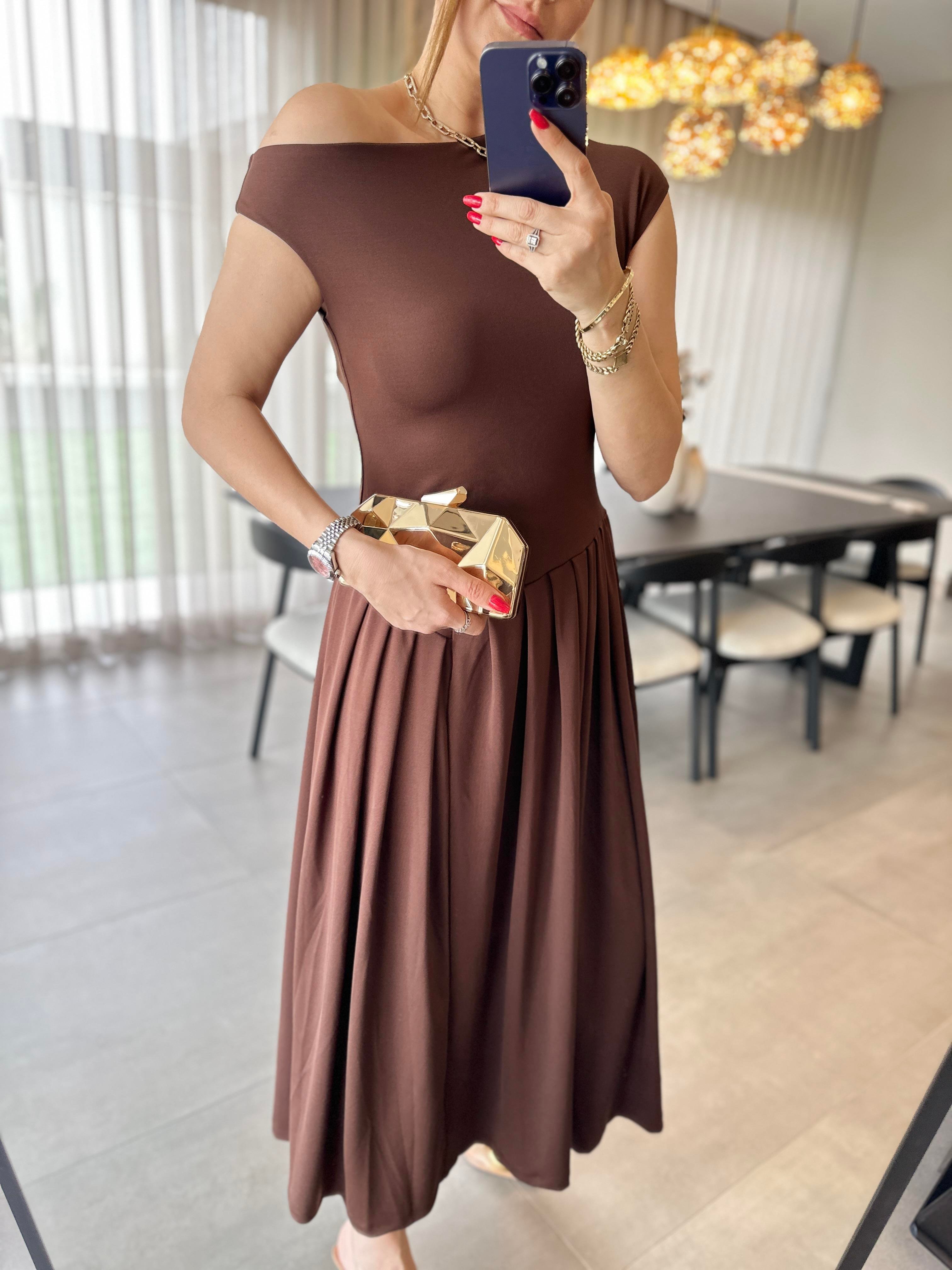 Likralı Düşük Kol Piliseli Elbise