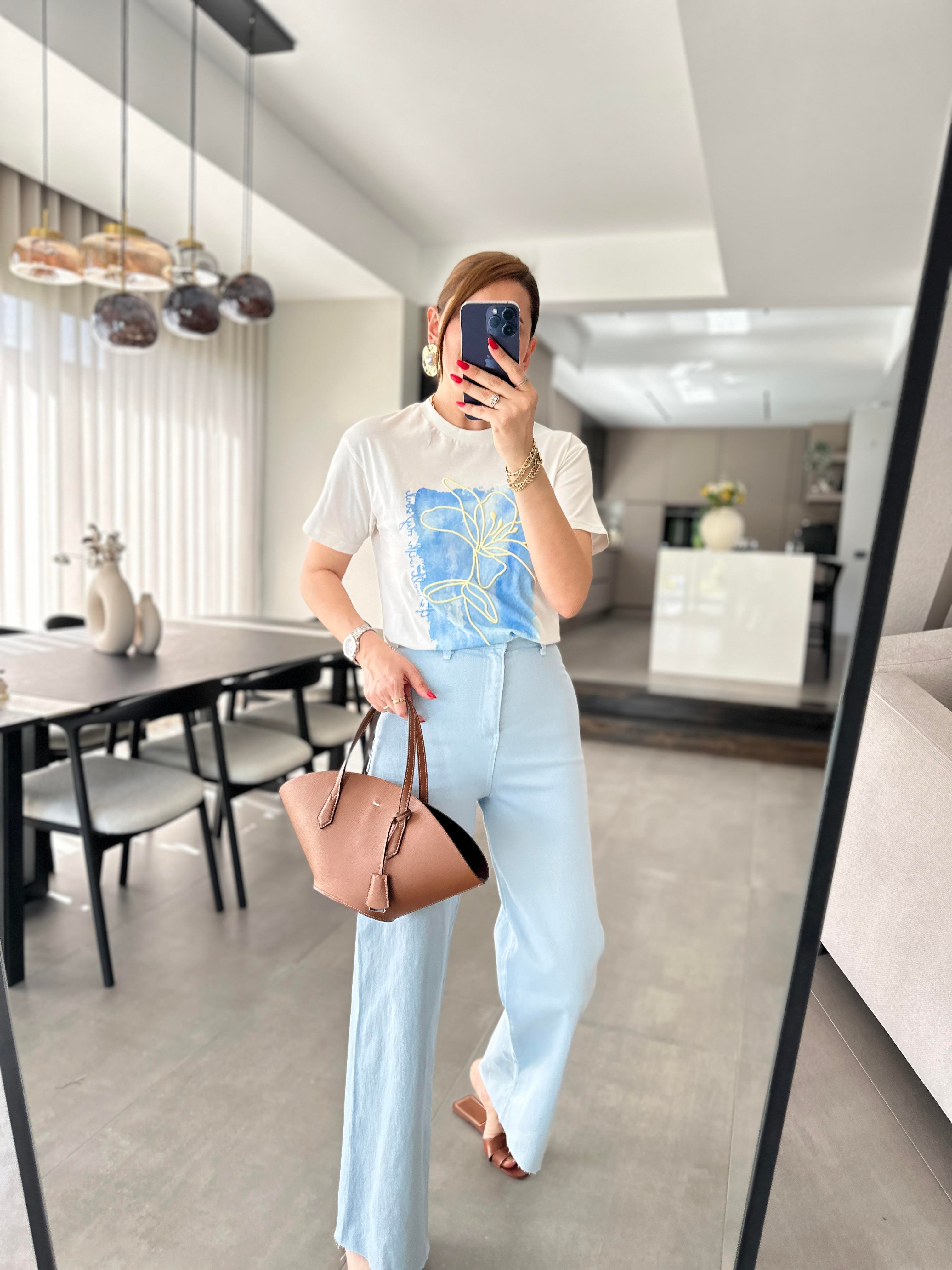 Mavi Baskı Detaylı T-shirt