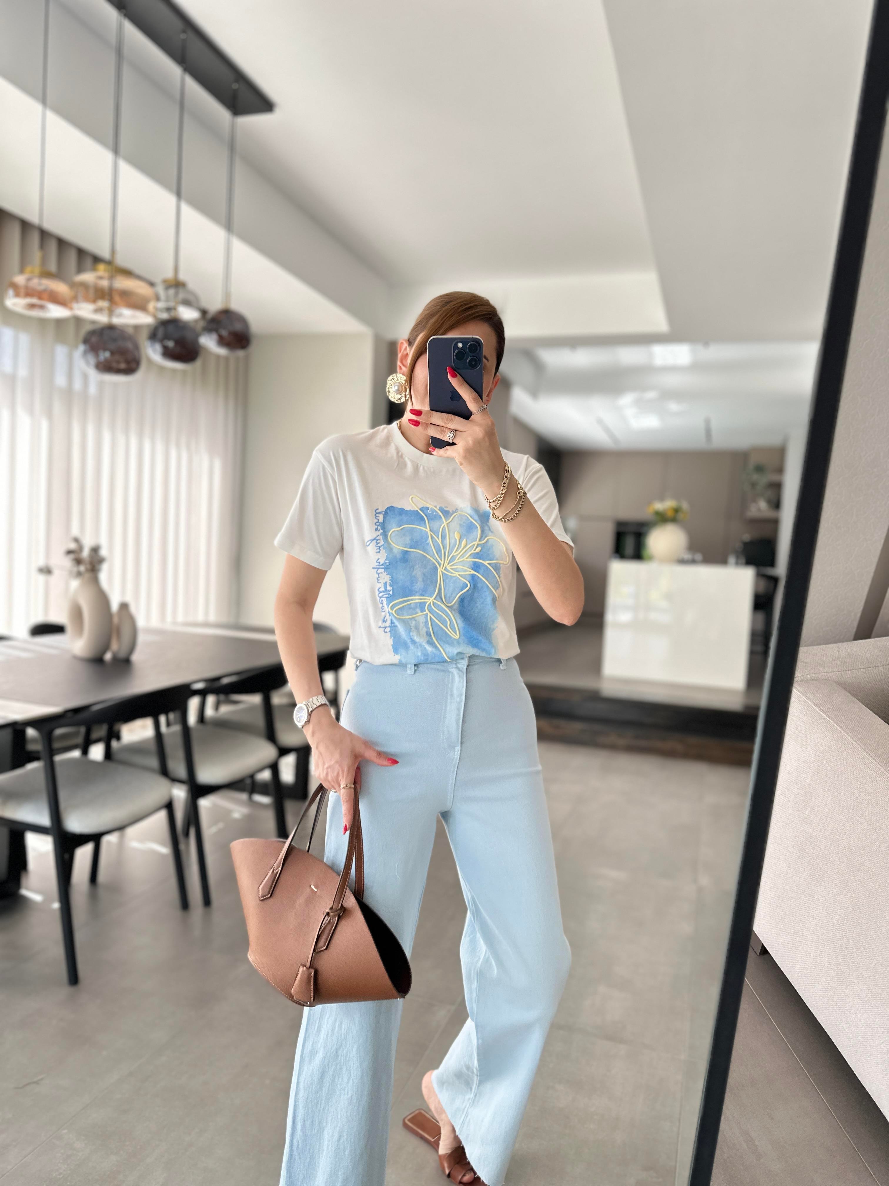 Mavi Baskı Detaylı T-shirt