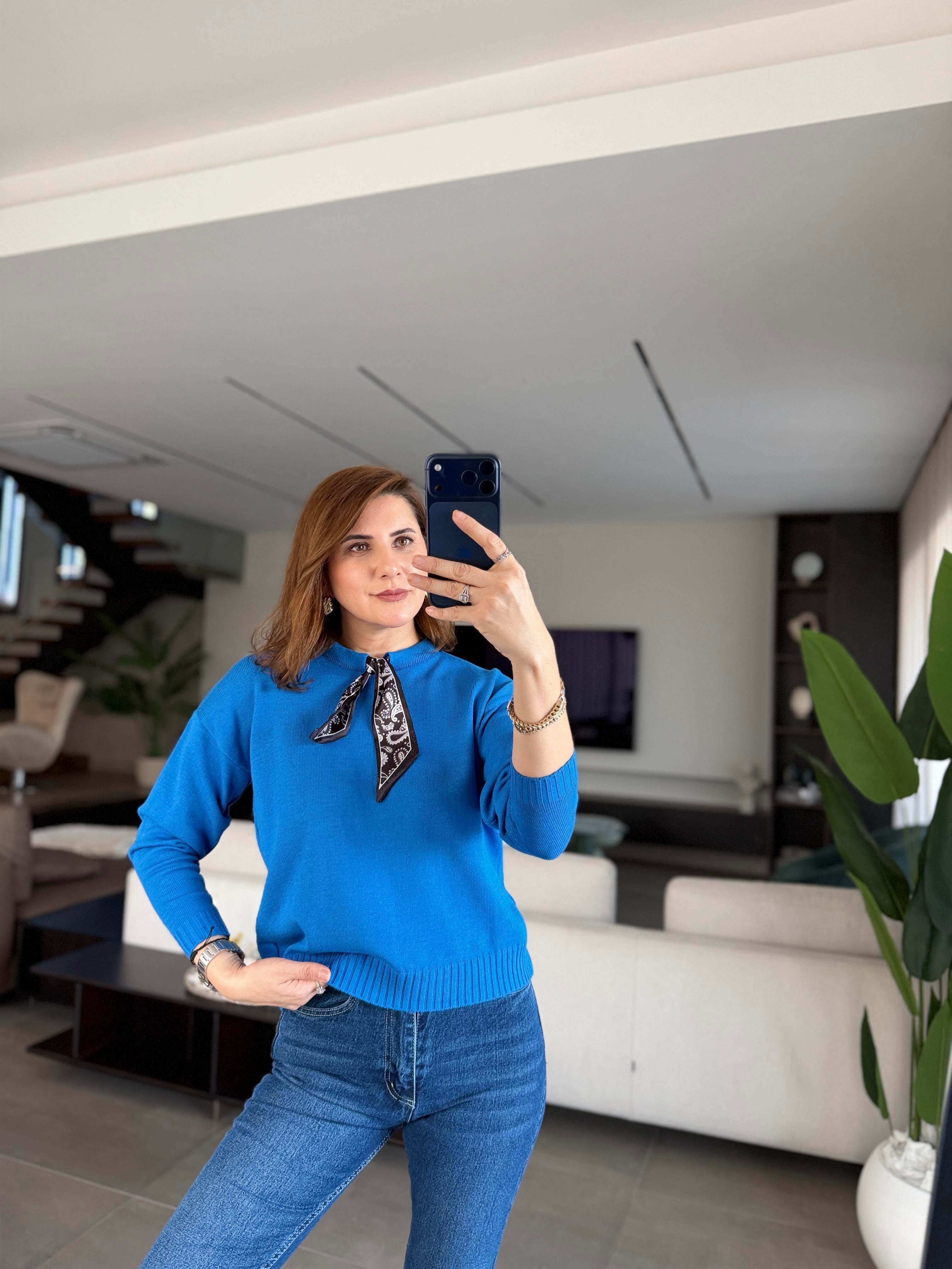 Mavi Fularlı Triko Kazak