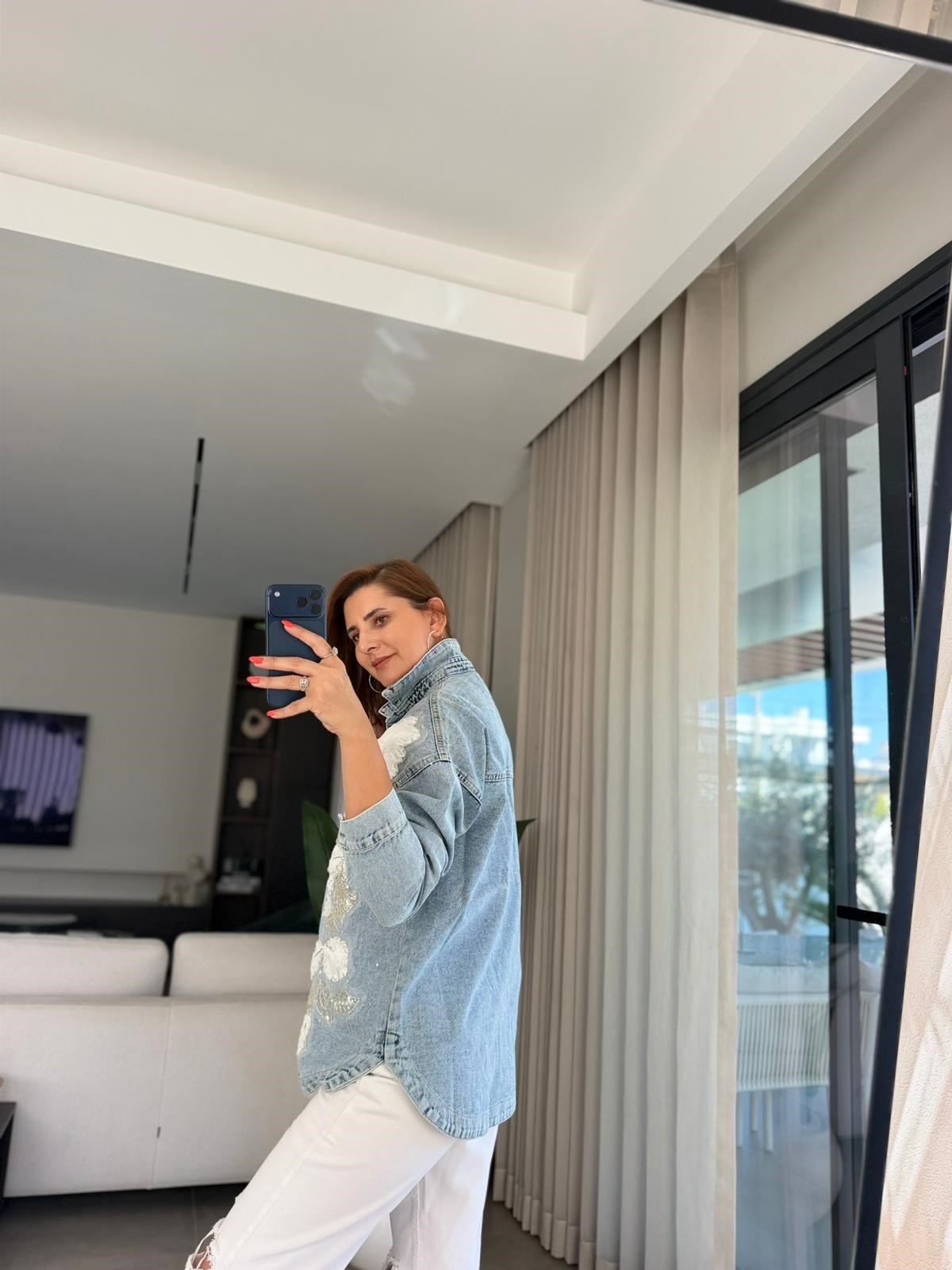 Mavi İnci Çiçek İşlemeli Denim Ceket