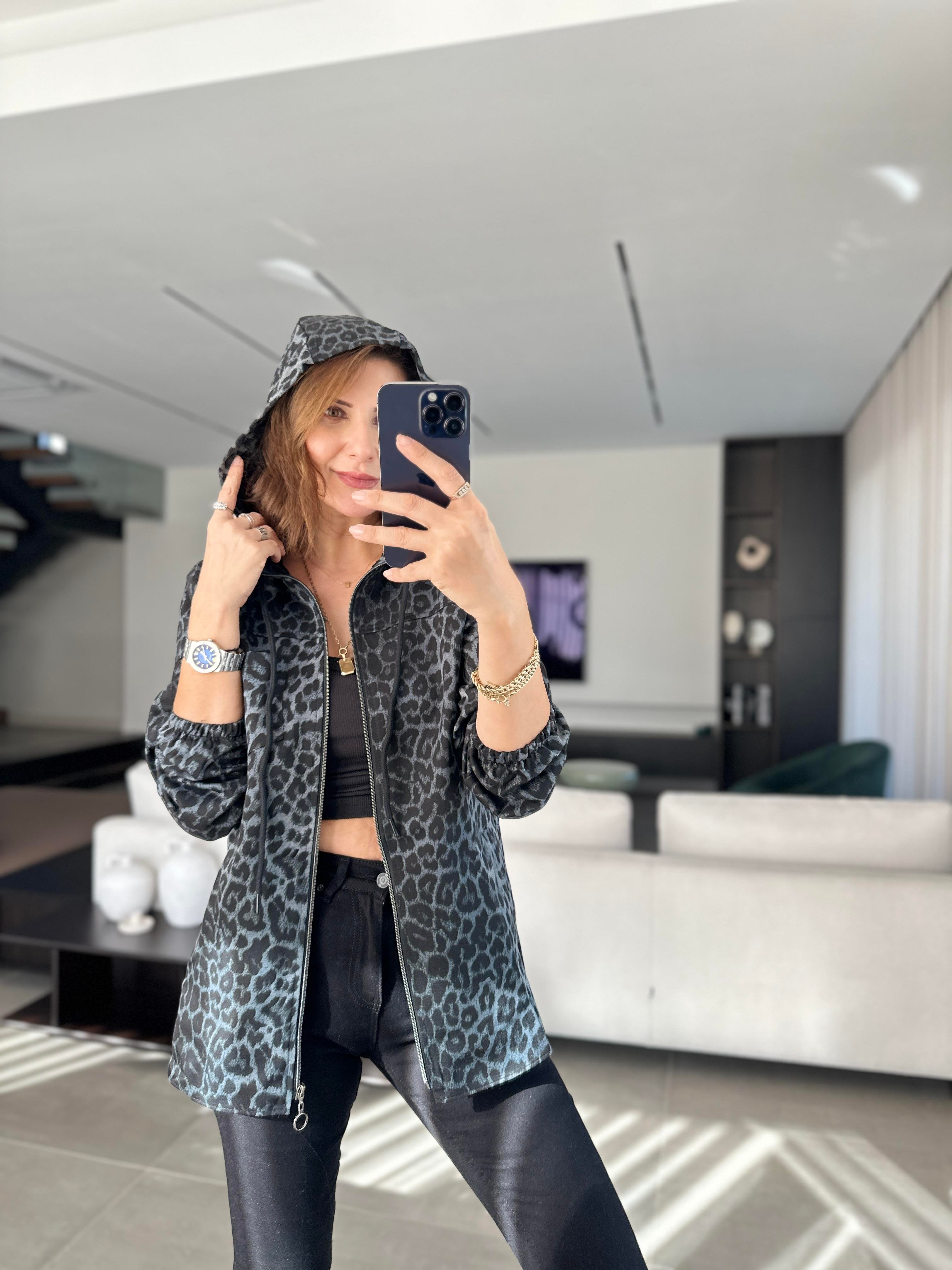 Mavi Leopar Desenli Gabardin Ceket