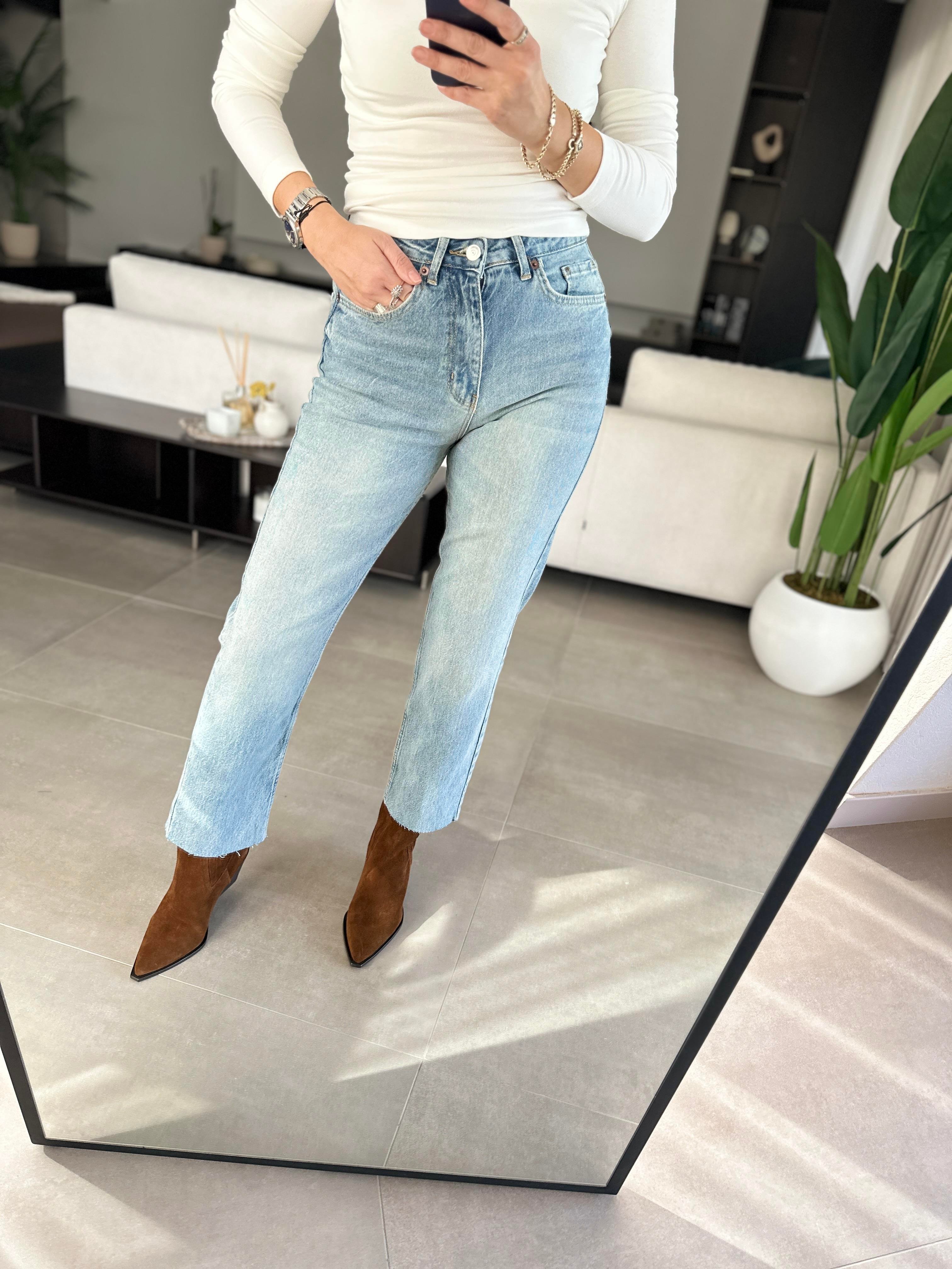 Mavi Novra Jean