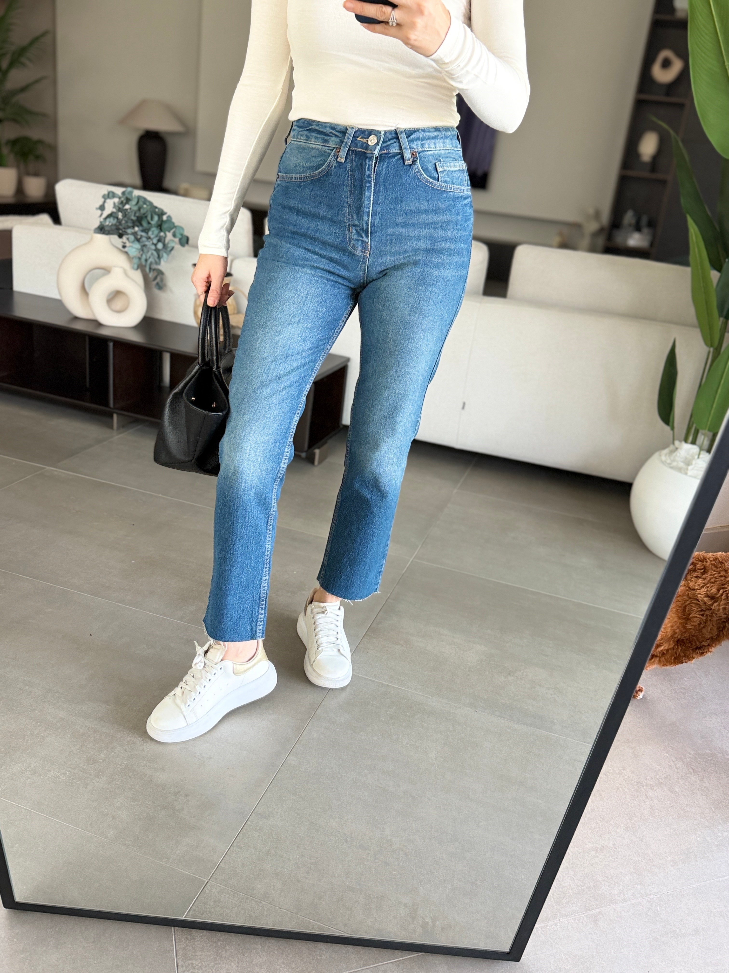 Mavi ZR Model Kesik Paça Jean