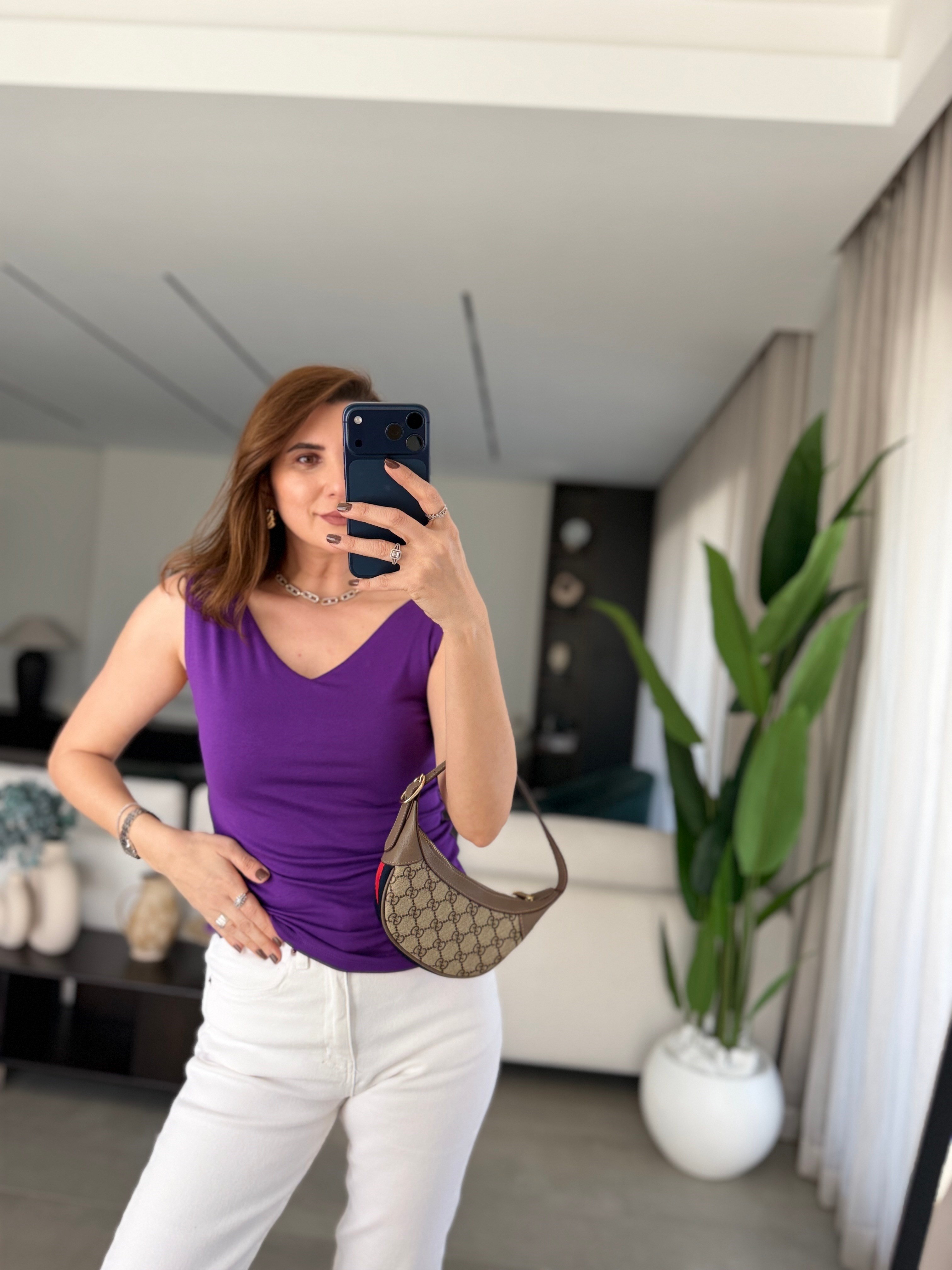 Mor Ön ve Arka V Yaka Atlet