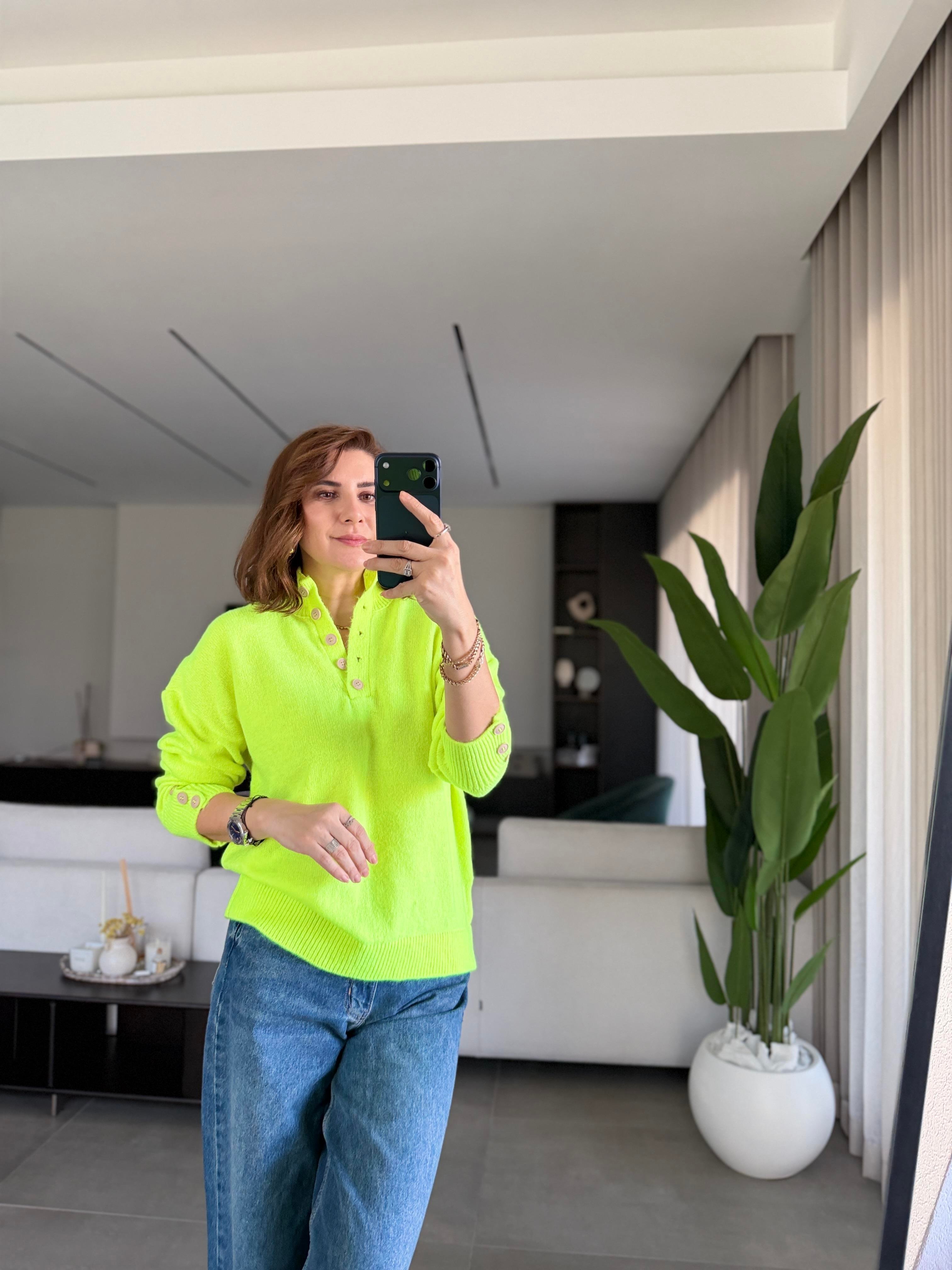 Neon Yaka Ve Kol Düğmeli Kazak