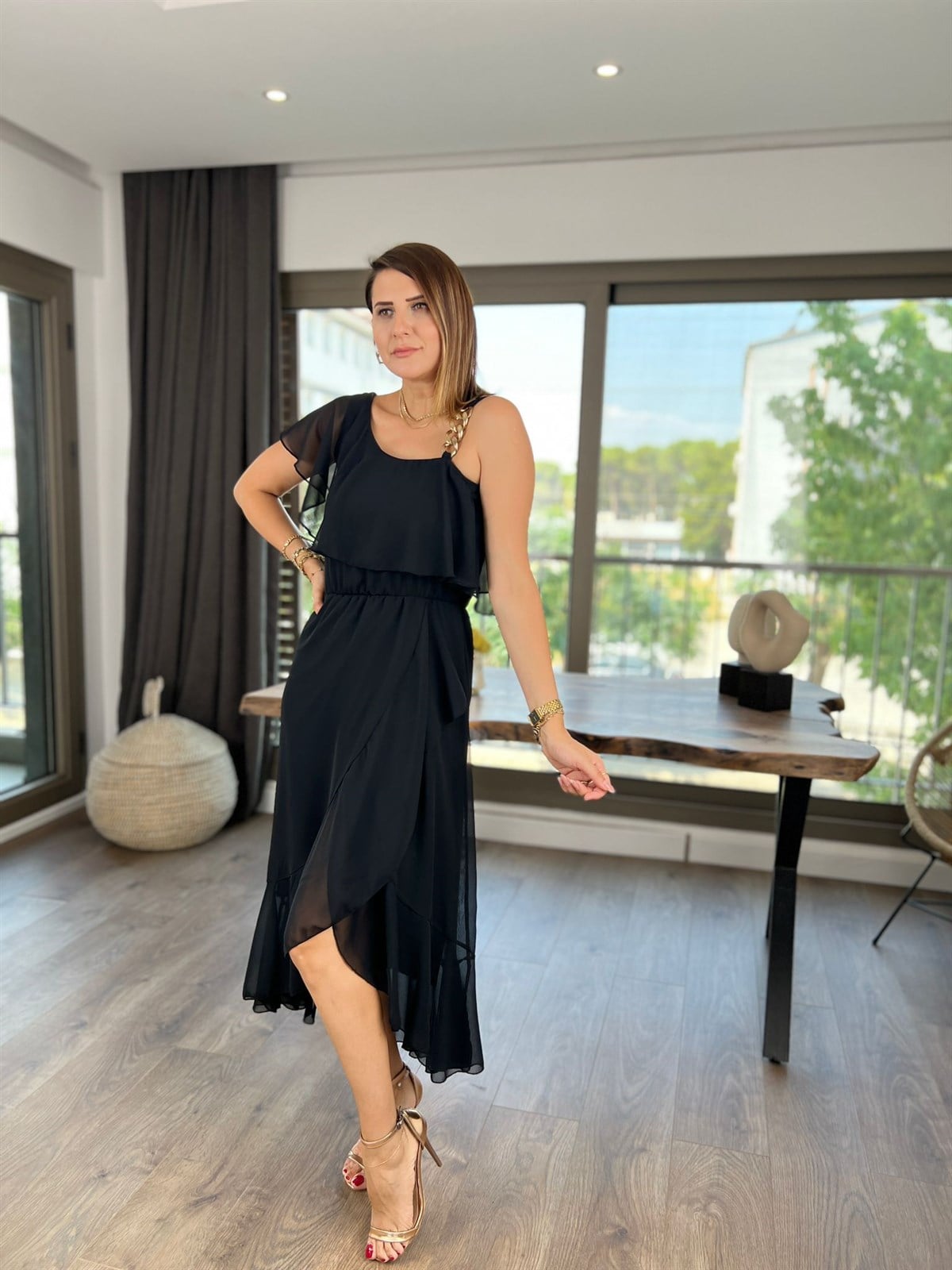OMUZ DETAYLI ŞİFON ELBİSE