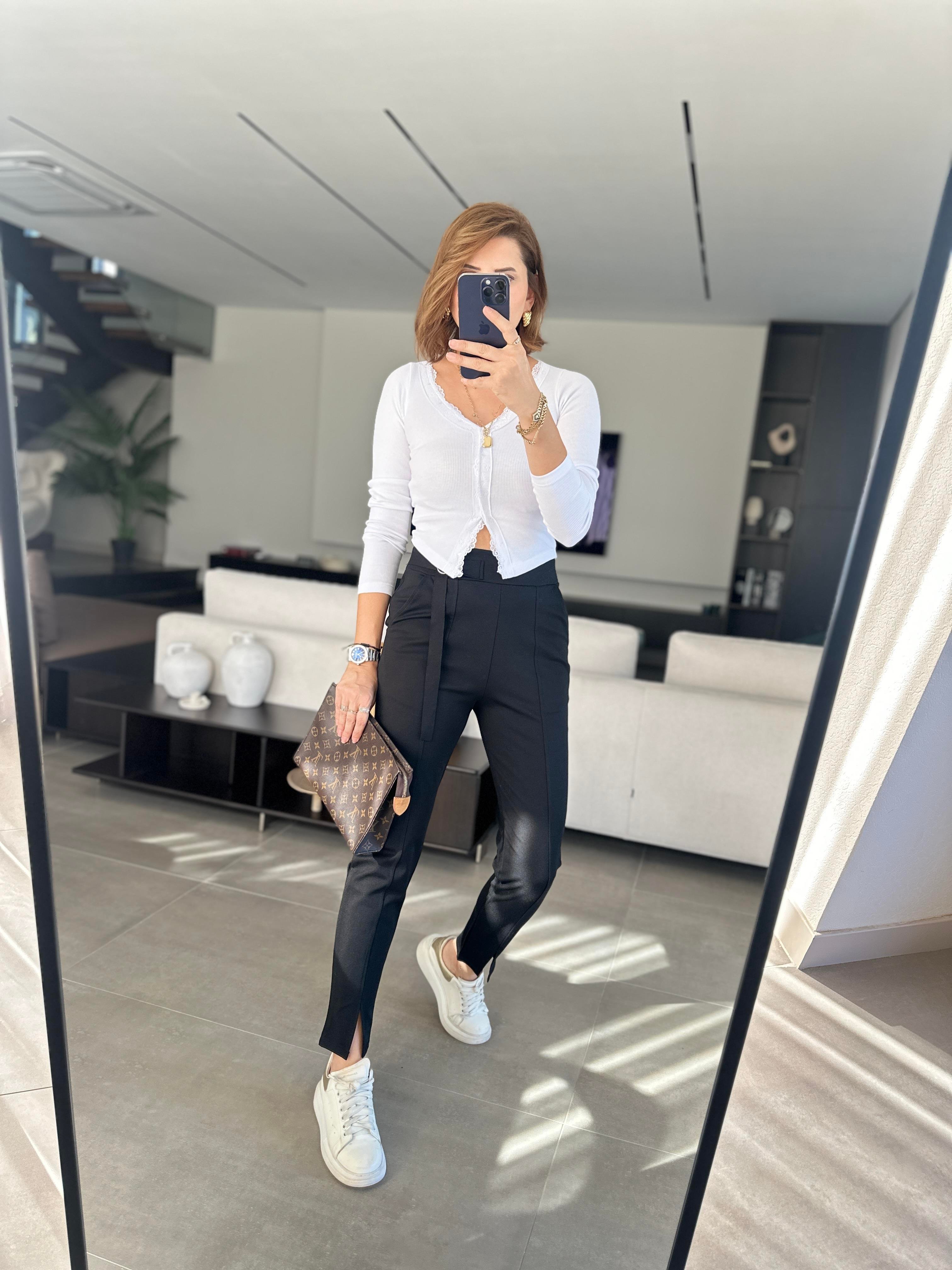 Önü Dantel Detaylı Bluz