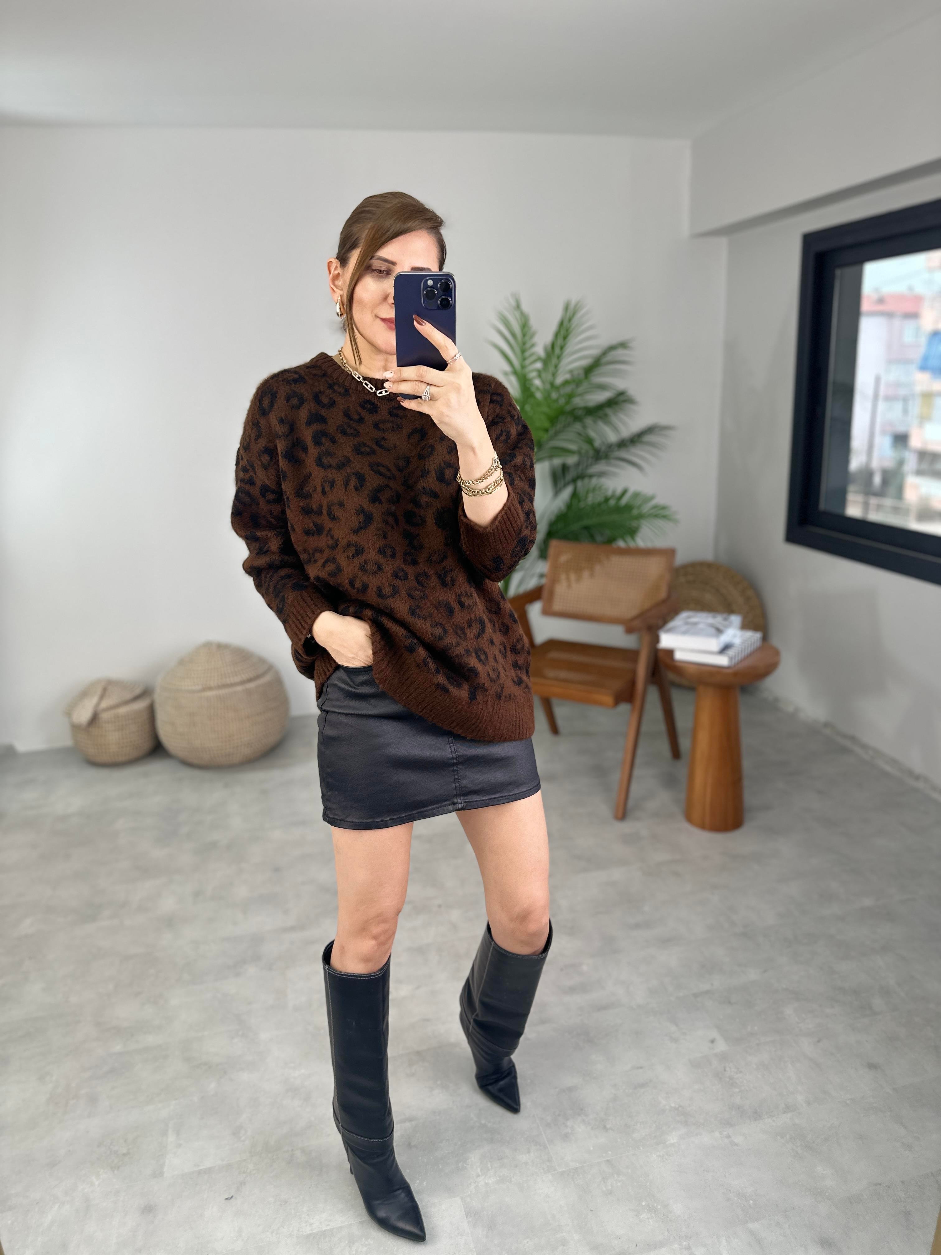 Önü Dikişli ZR Model Deri Etek