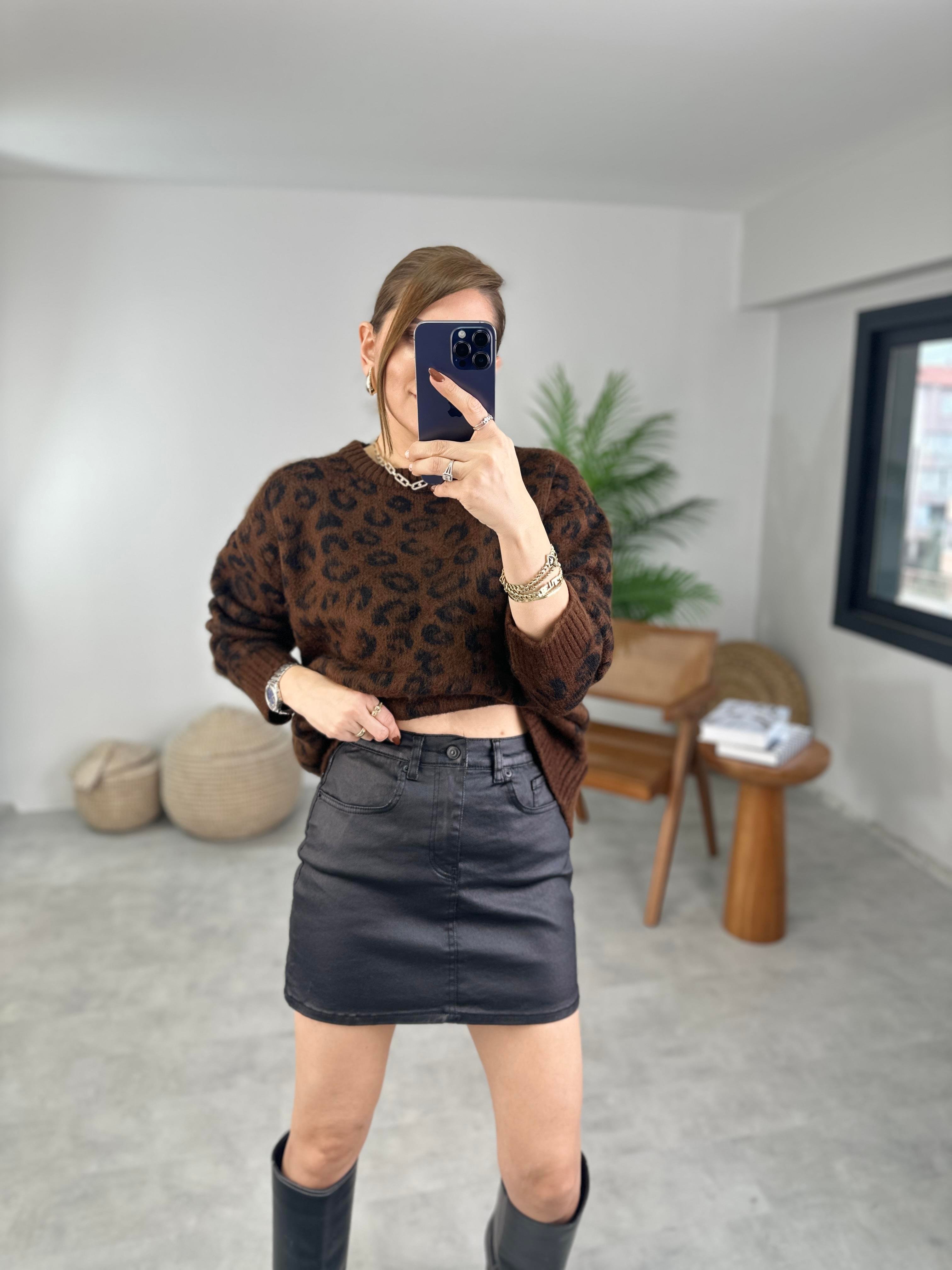 Önü Dikişli ZR Model Deri Etek