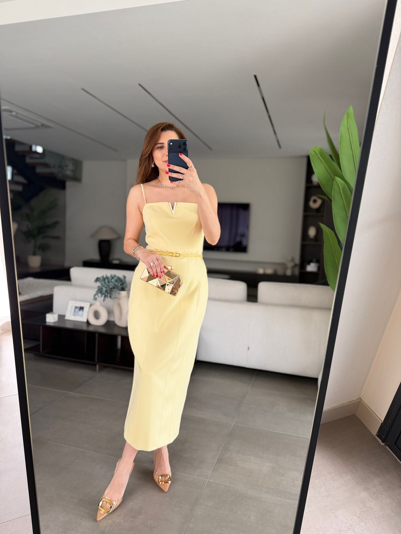 Önü Klips Detaylı Kemerli Elbise
