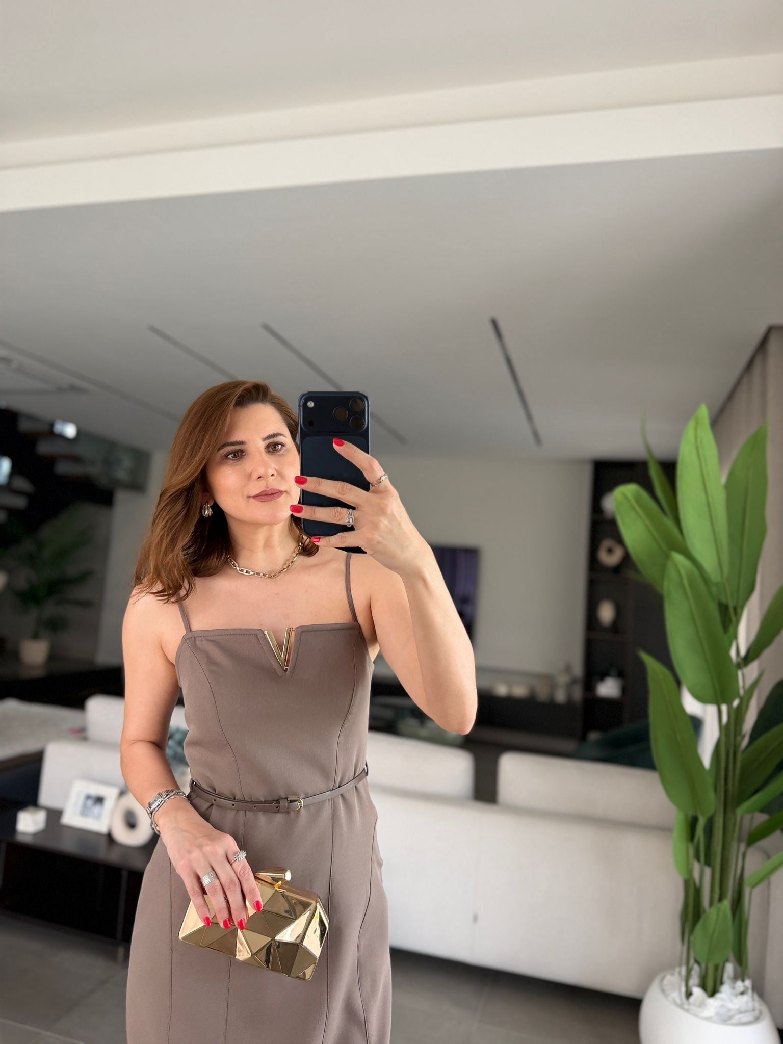 Önü Klips Detaylı Kemerli Elbise