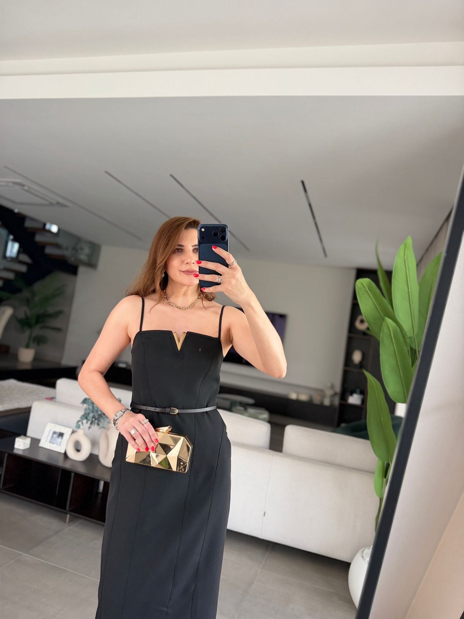 Önü Klips Detaylı Kemerli Elbise