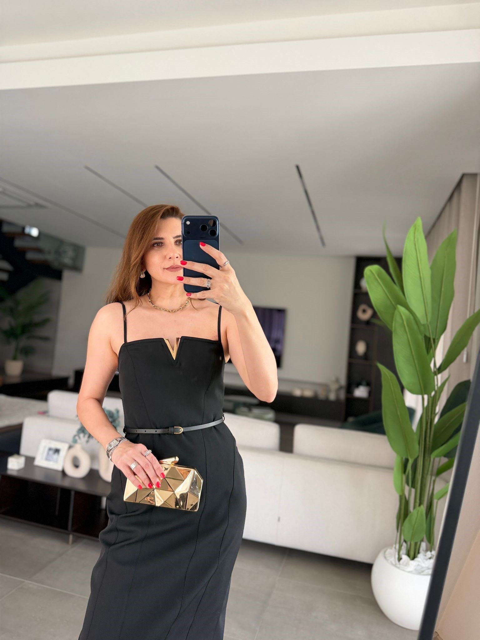 Önü Klips Detaylı Kemerli Elbise