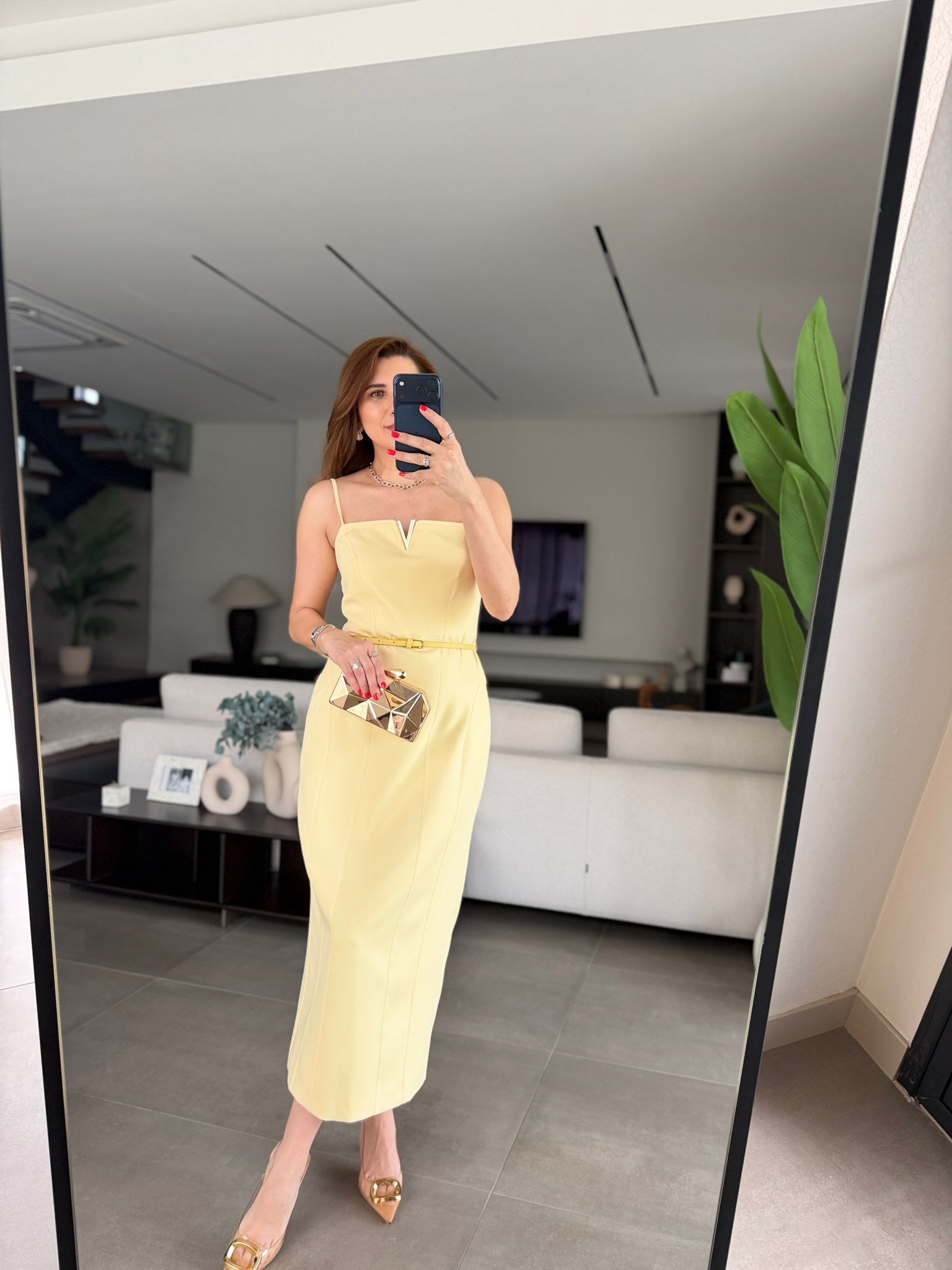 Önü Klips Detaylı Kemerli Elbise