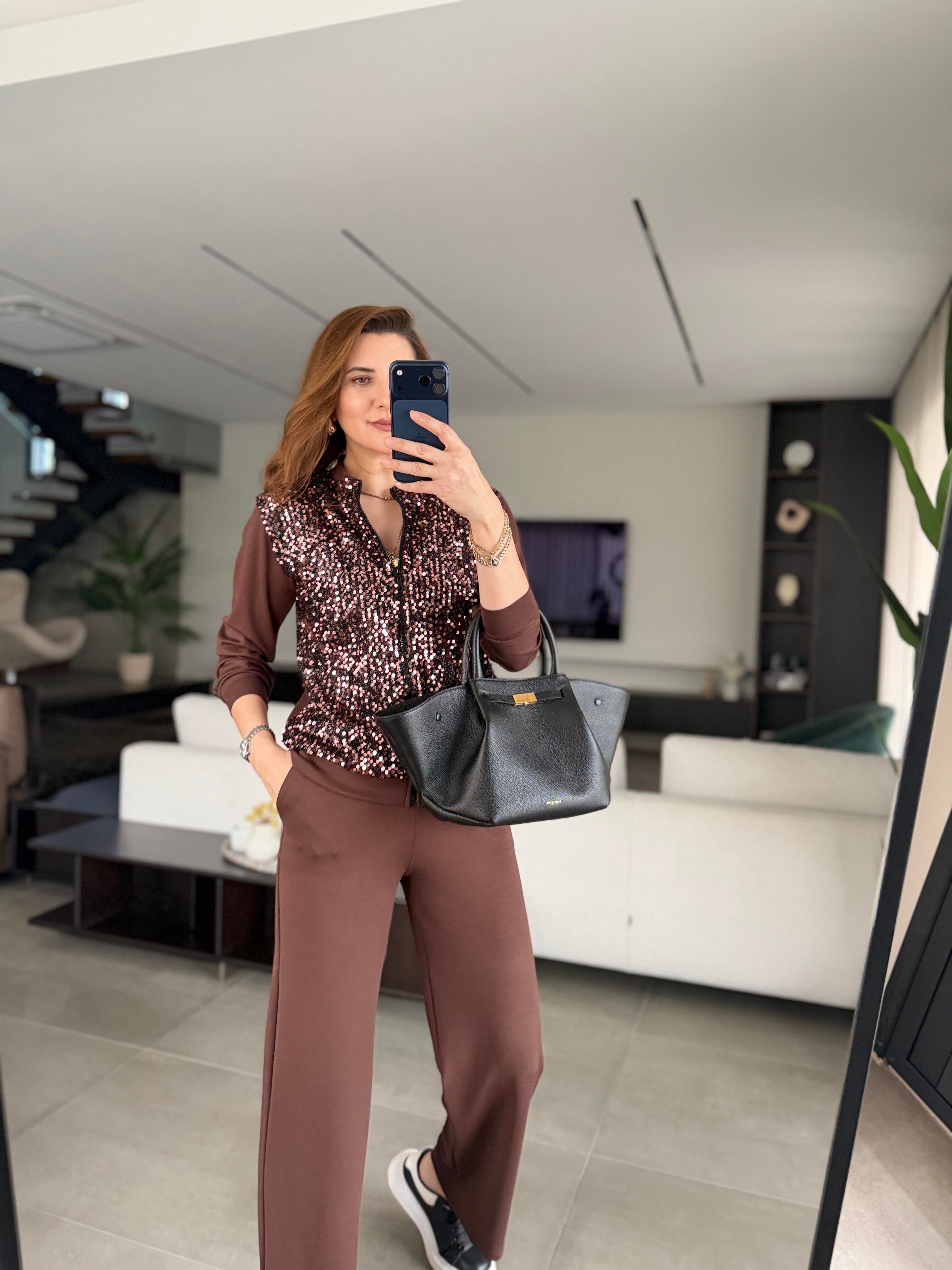 Önü Pullu Ceket Takım