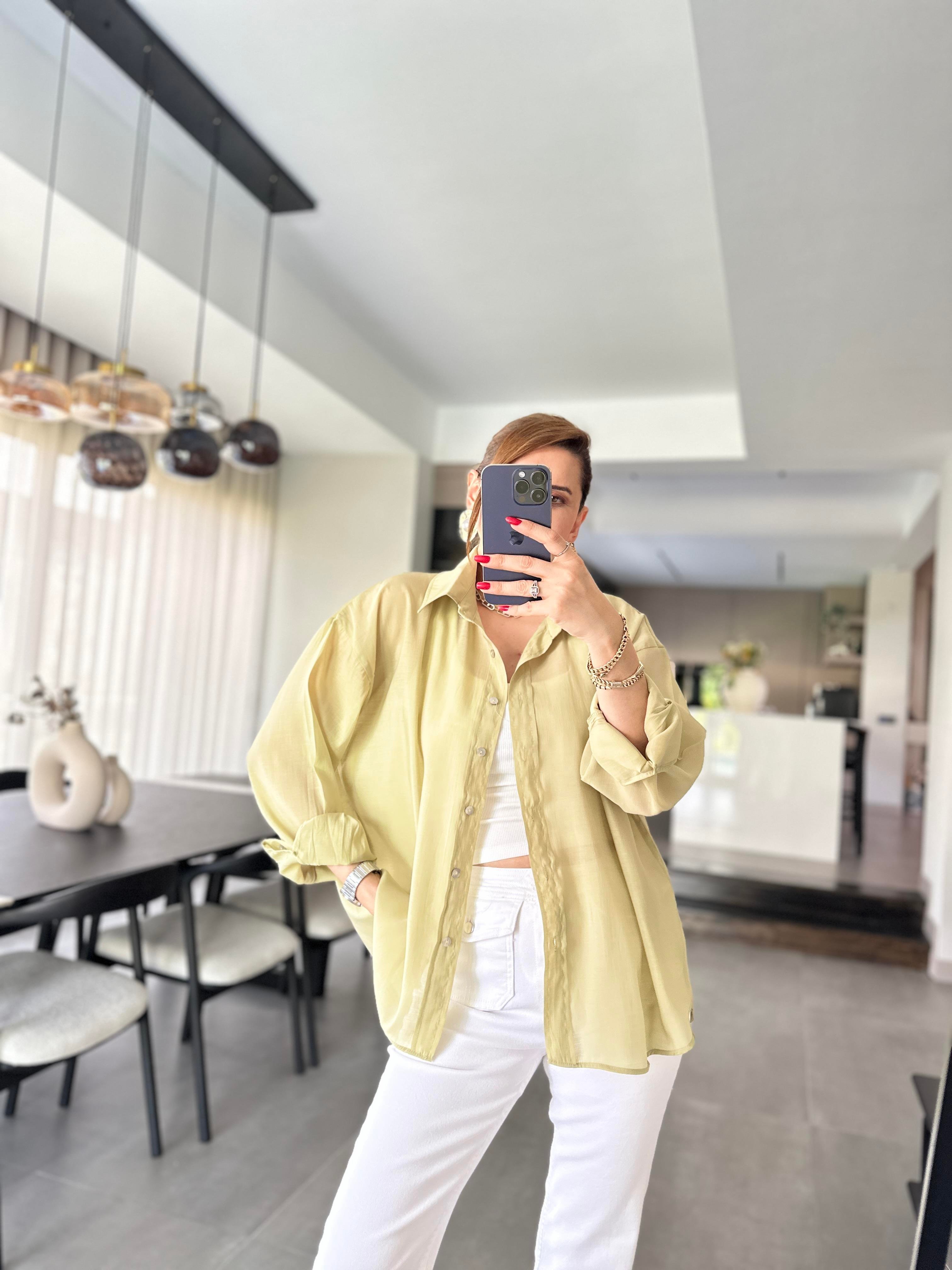Oversize İpeksi Gömlek