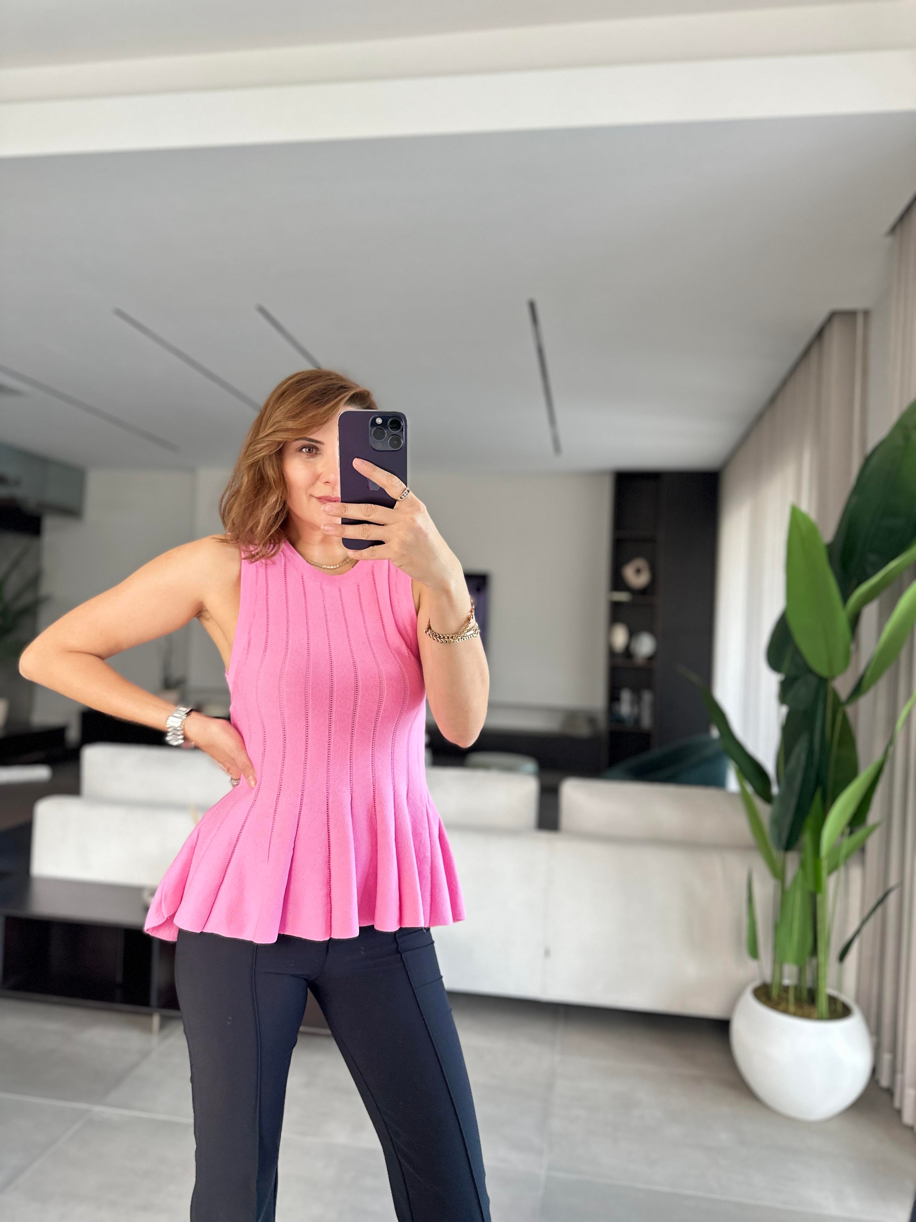 Pembe Belden Oturtmalı Volanlı Bluz