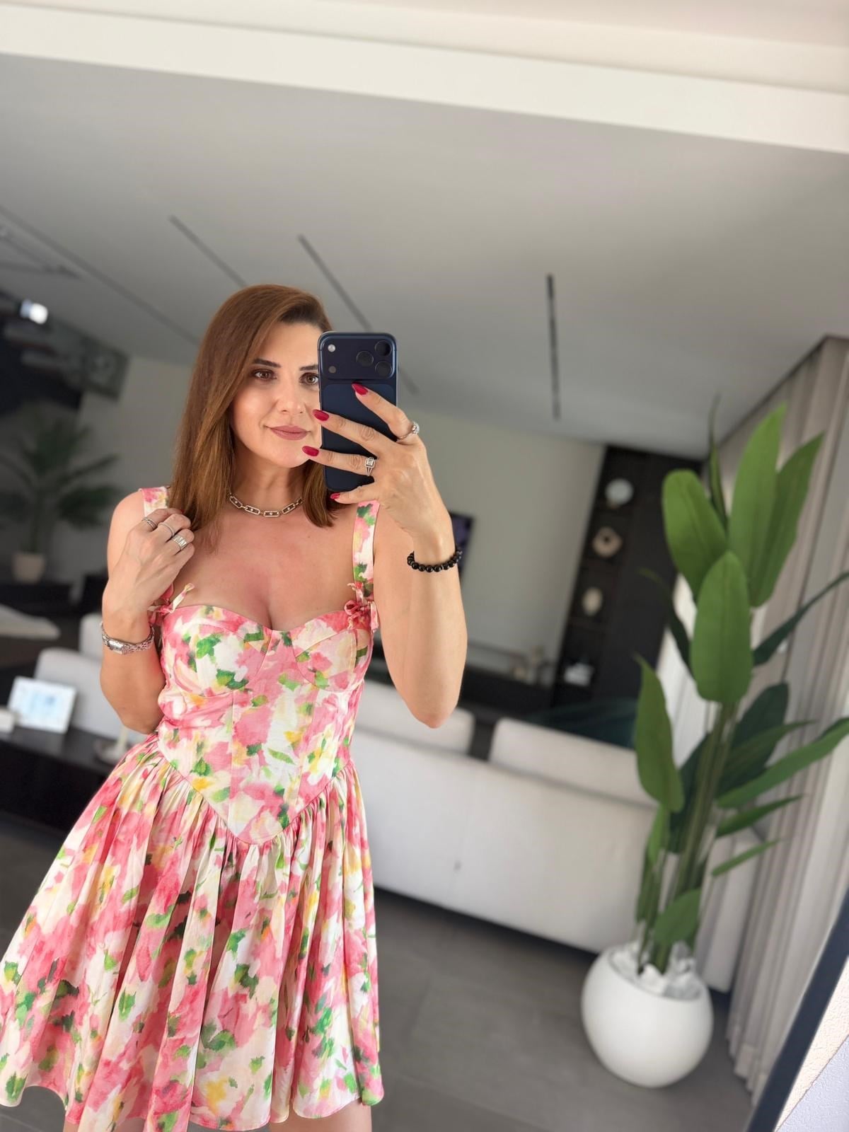Pembe Çiçek Desen Askılı Kısa Elbise