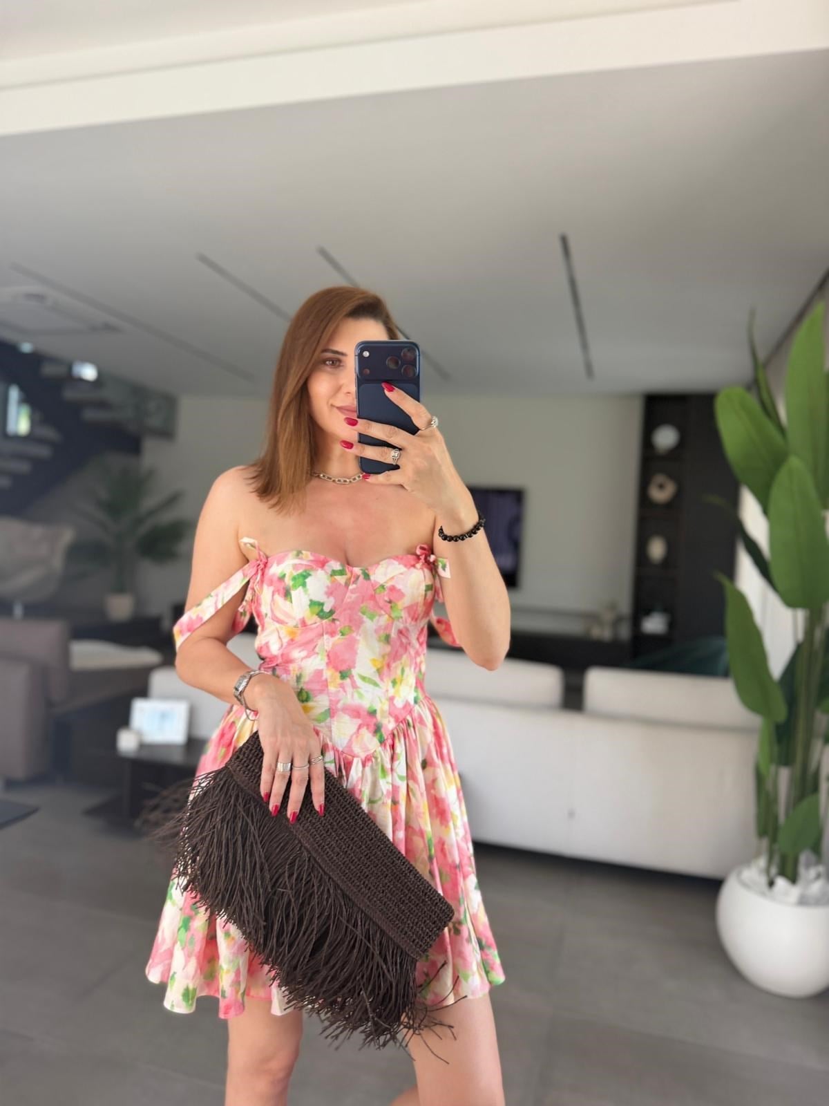 Pembe Çiçek Desen Askılı Kısa Elbise