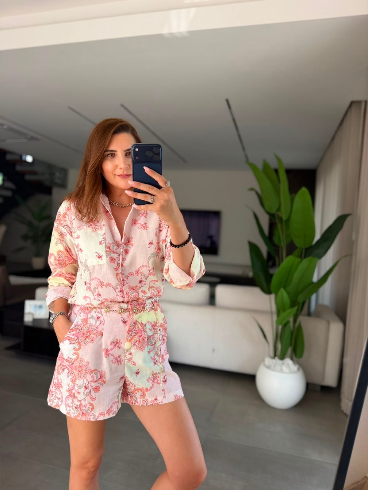 Pembe Güneş Kemer Detaylı Desenli Şort Takım