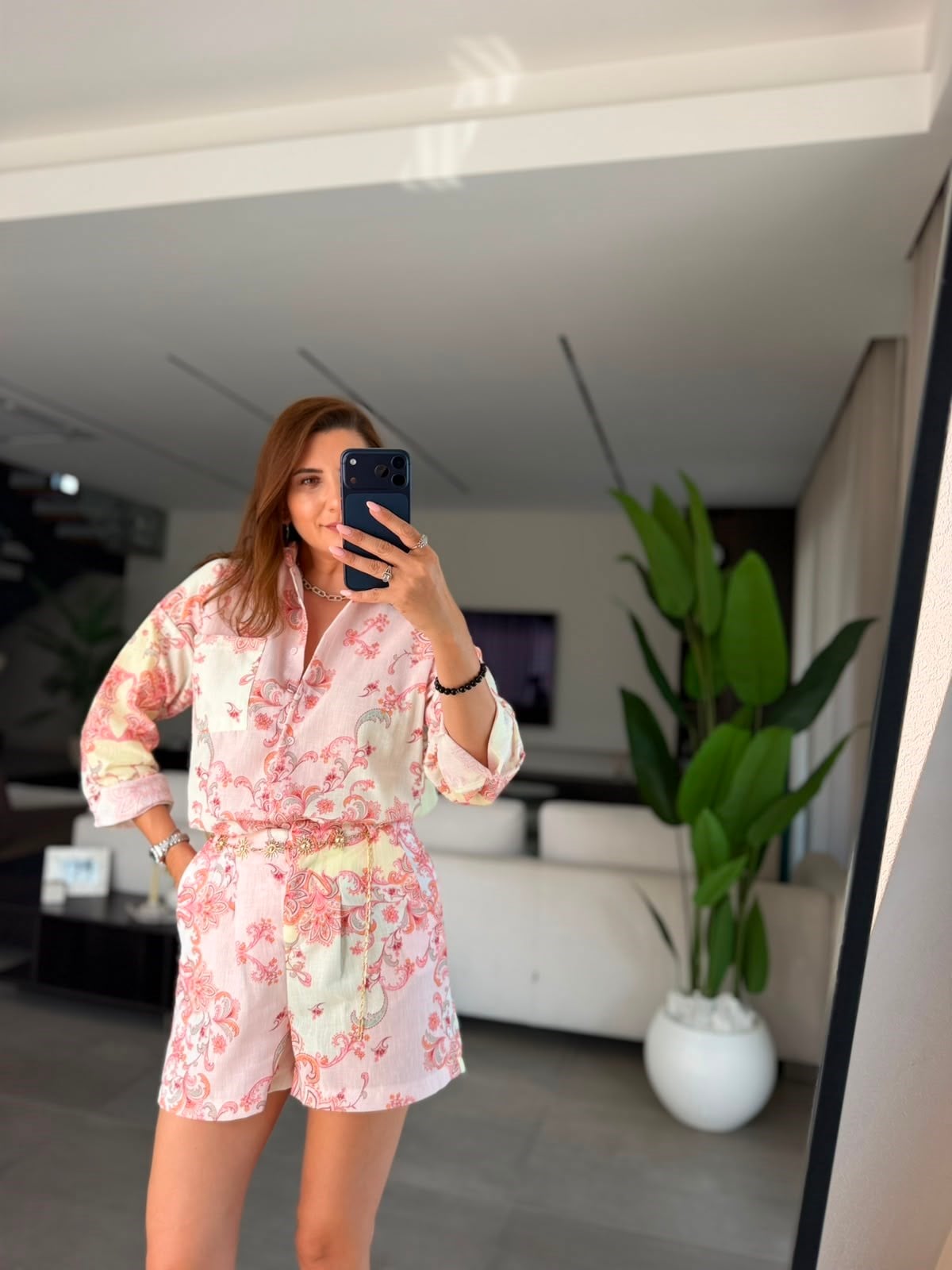 Pembe Güneş Kemer Detaylı Desenli Şort Takım