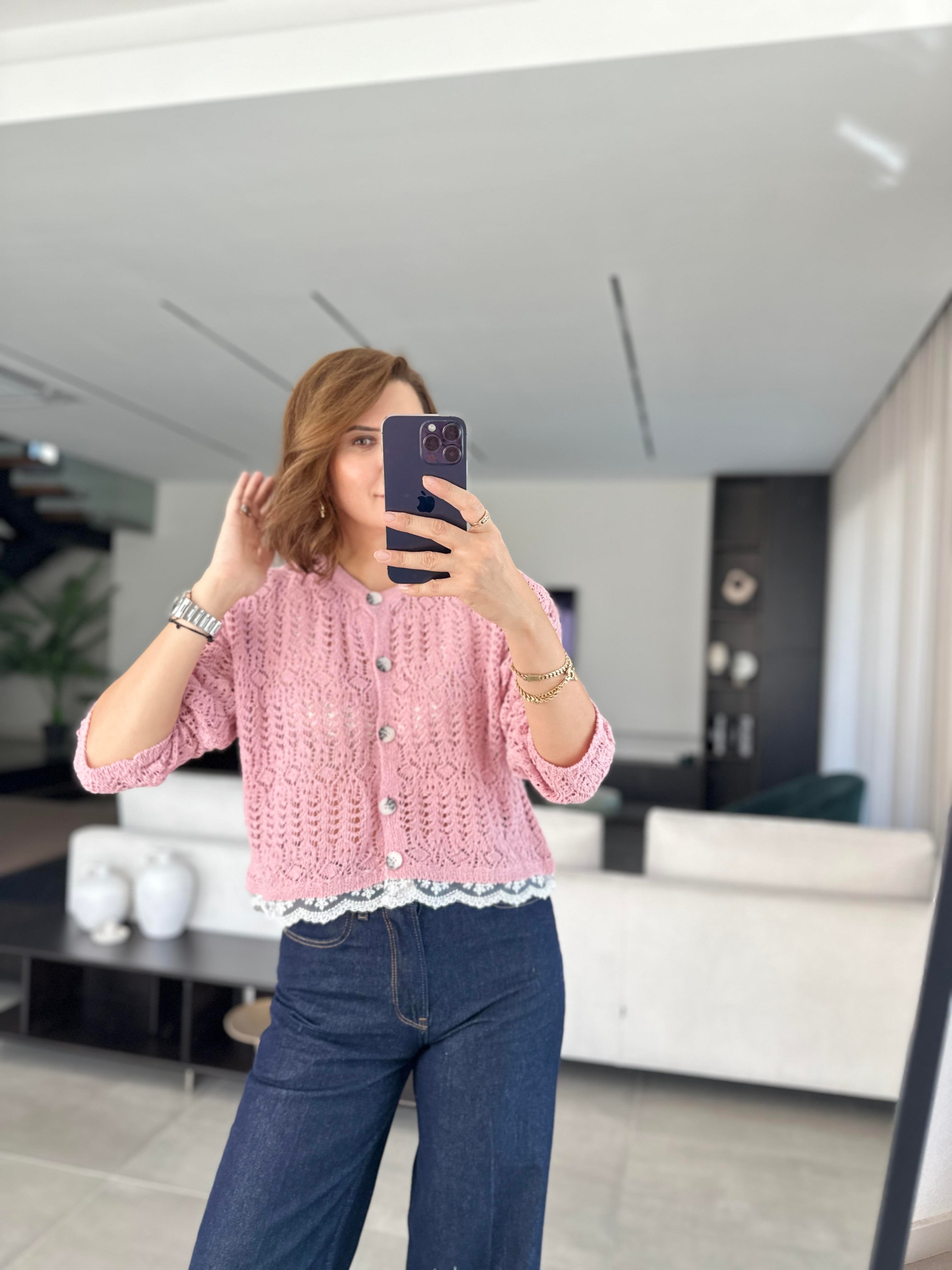 Pembe Tül Detay Hırka
