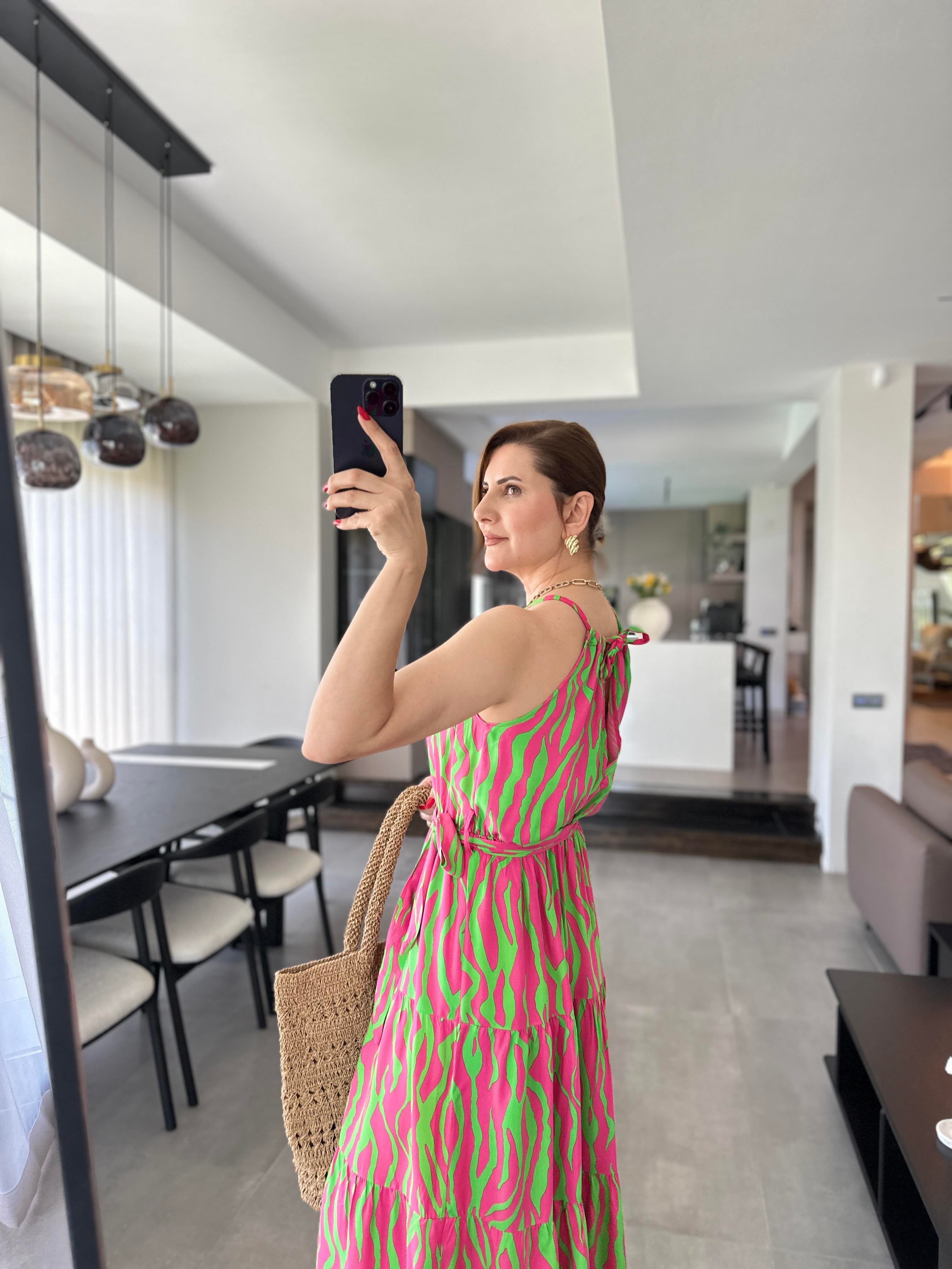 Pembe Zebra Desenli Boyundan Bağlamalı Elbise
