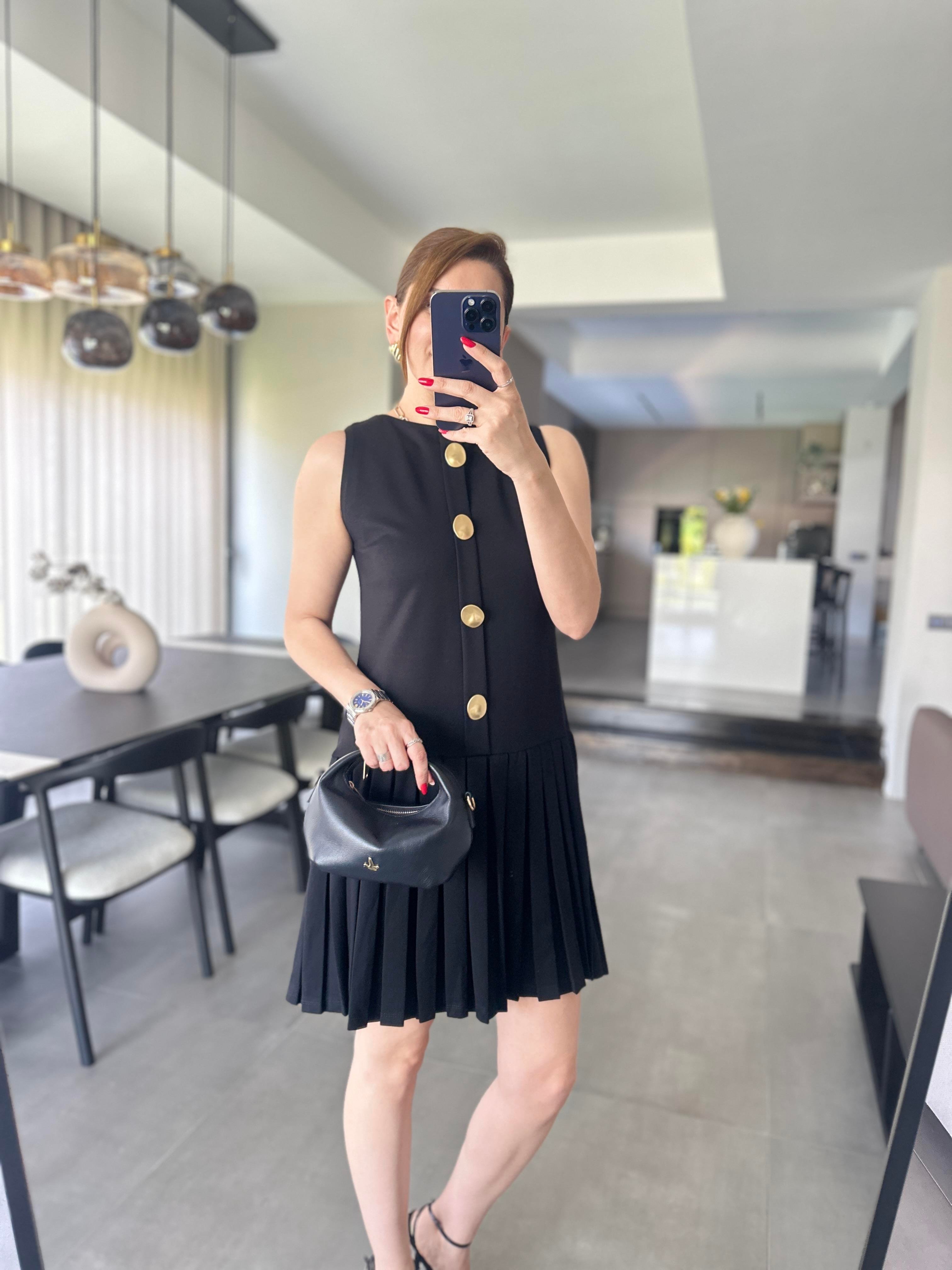 Pileli Gold Düğmeli Elbise