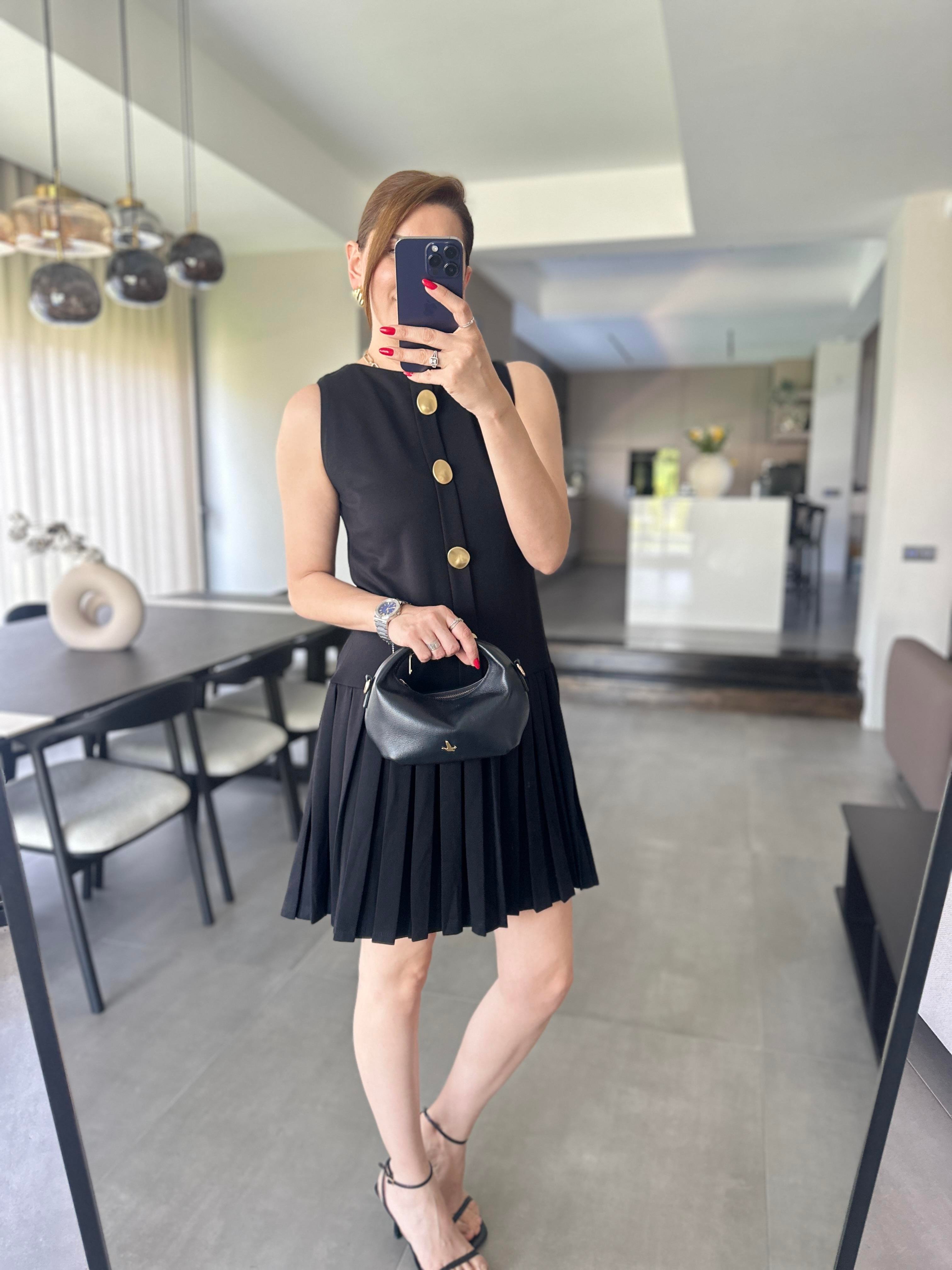 Pileli Gold Düğmeli Elbise