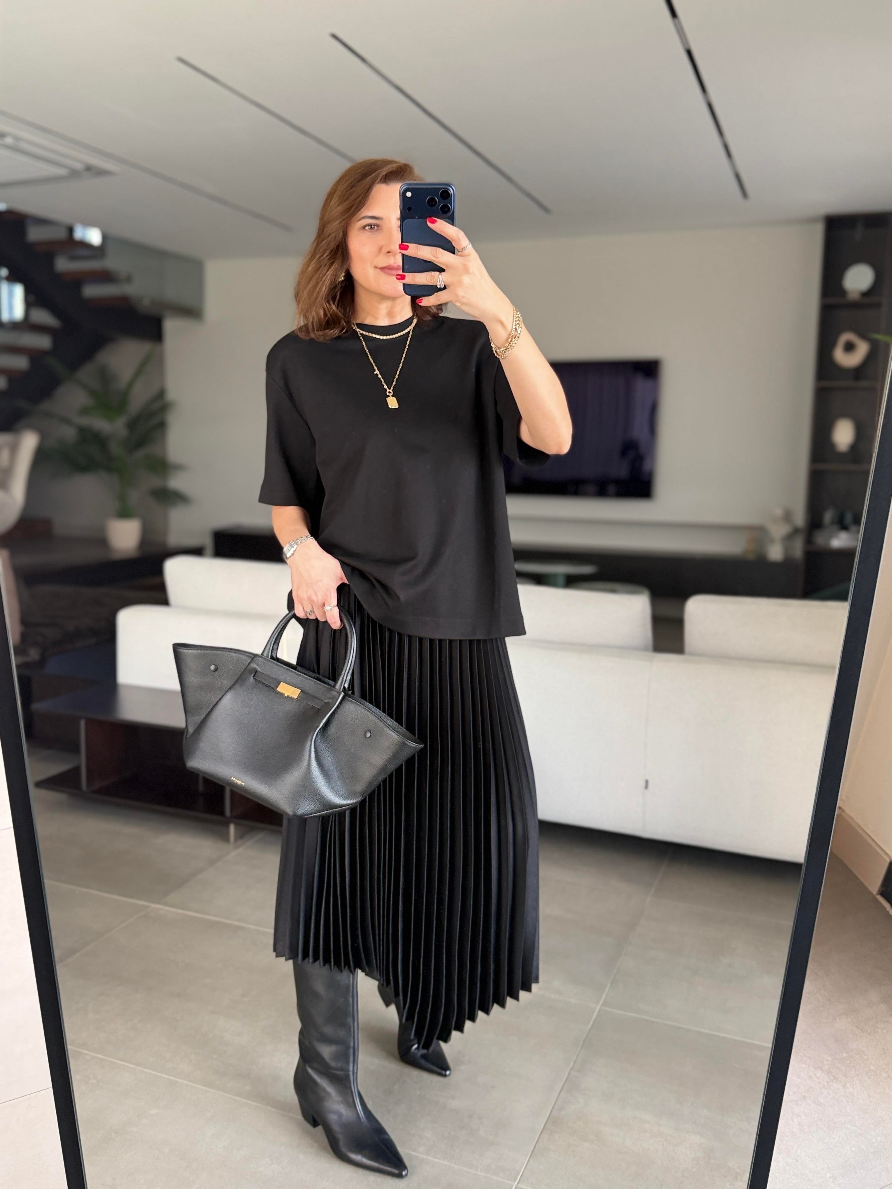 Piliseli T-shirt Detaylı Elbise
