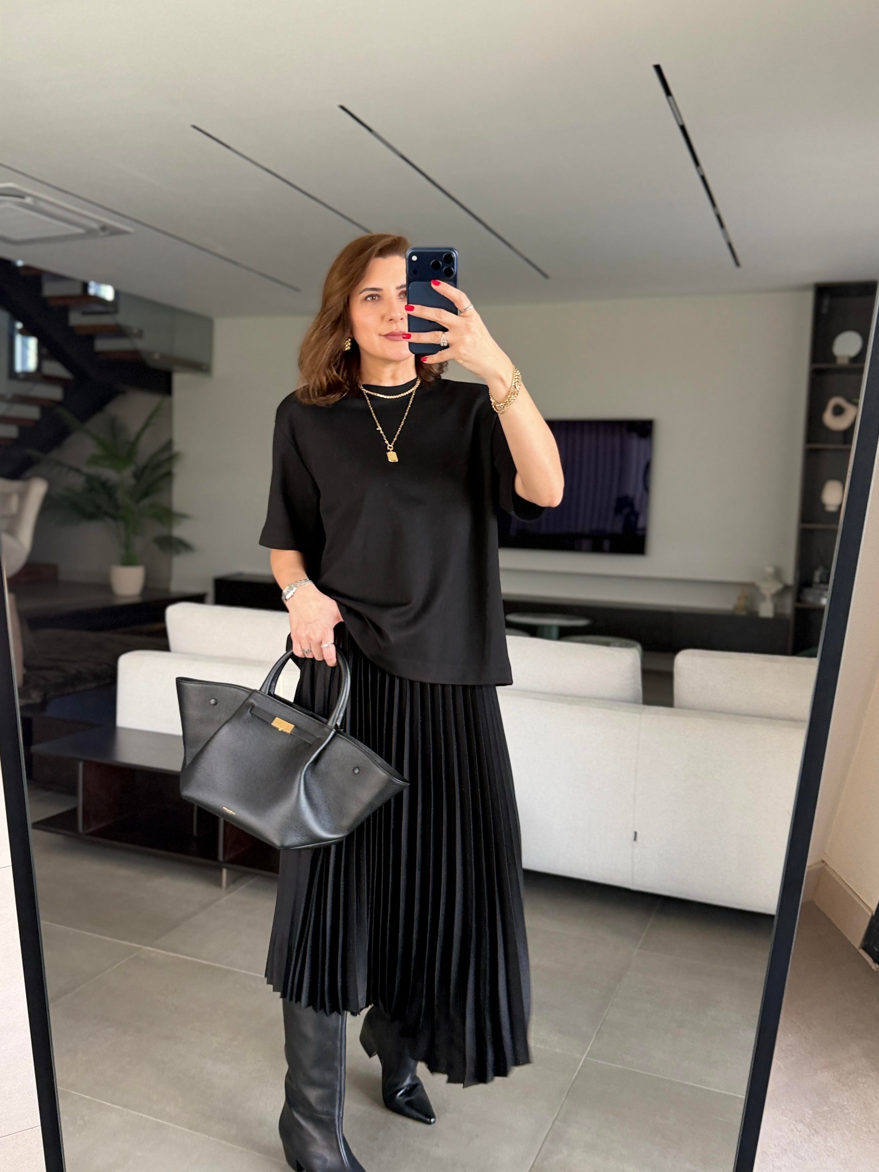 Piliseli T-shirt Detaylı Elbise