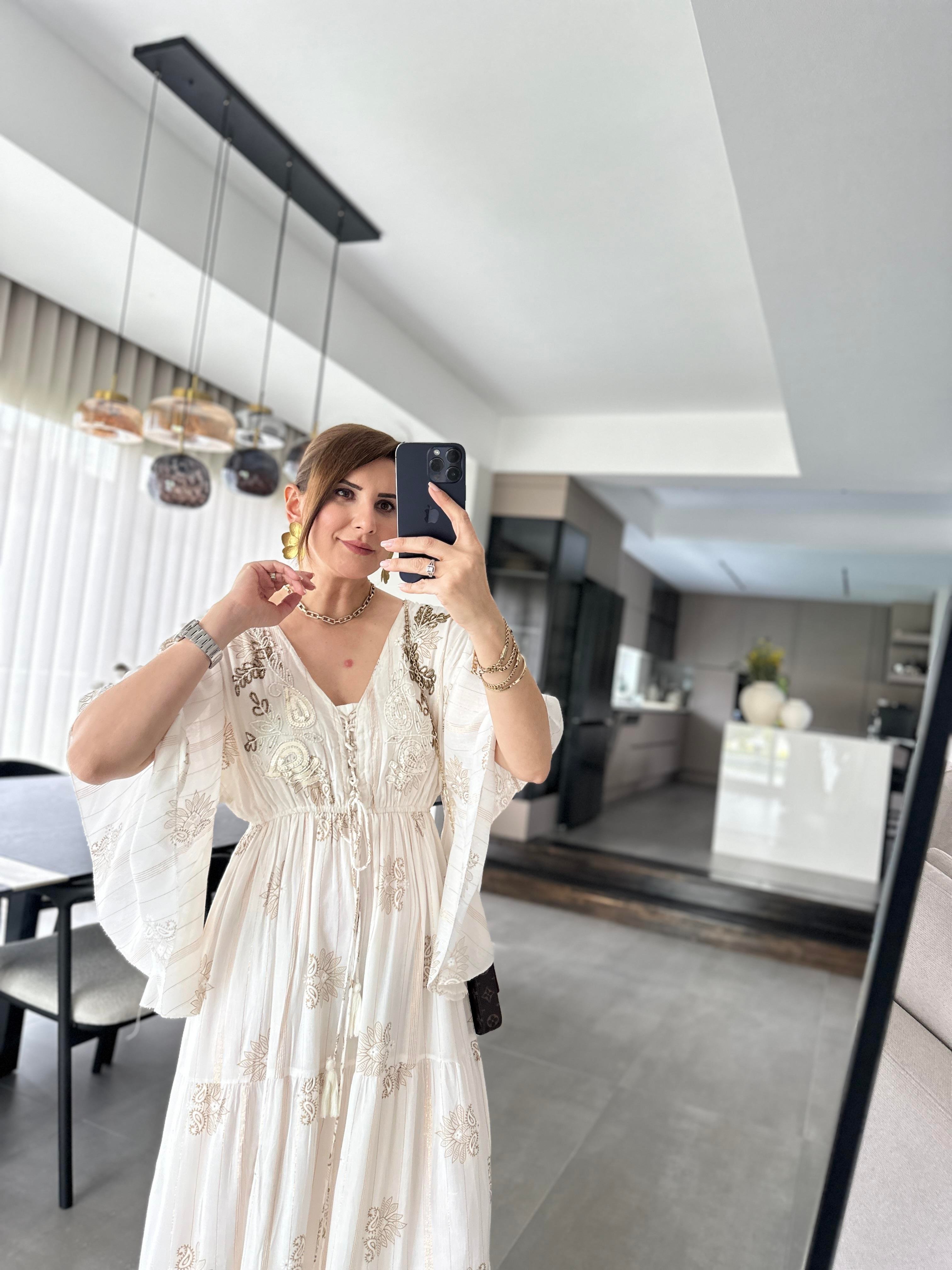 Pul İşleme Detaylı Desenli Elbise