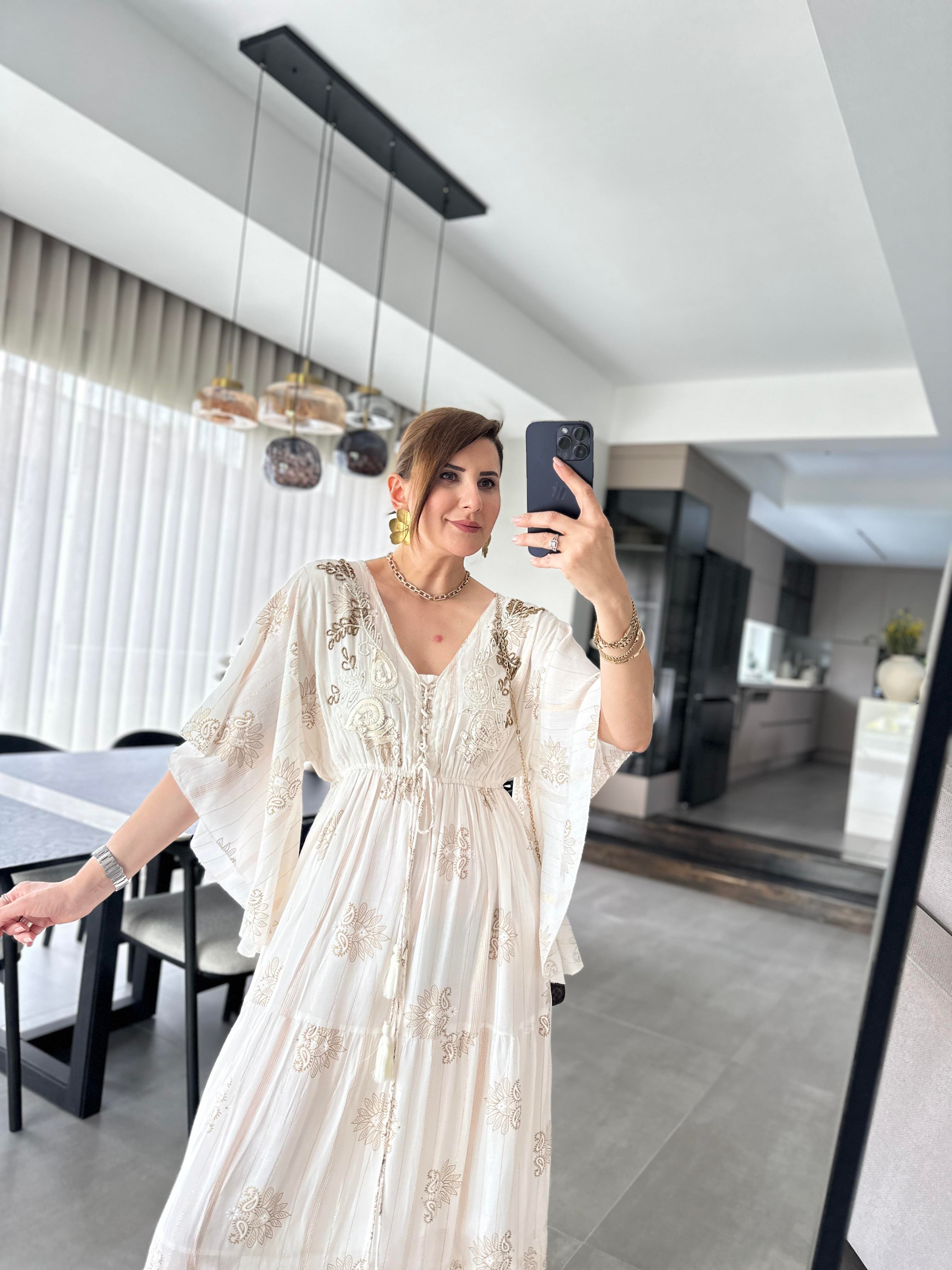 Pul İşleme Detaylı Desenli Elbise