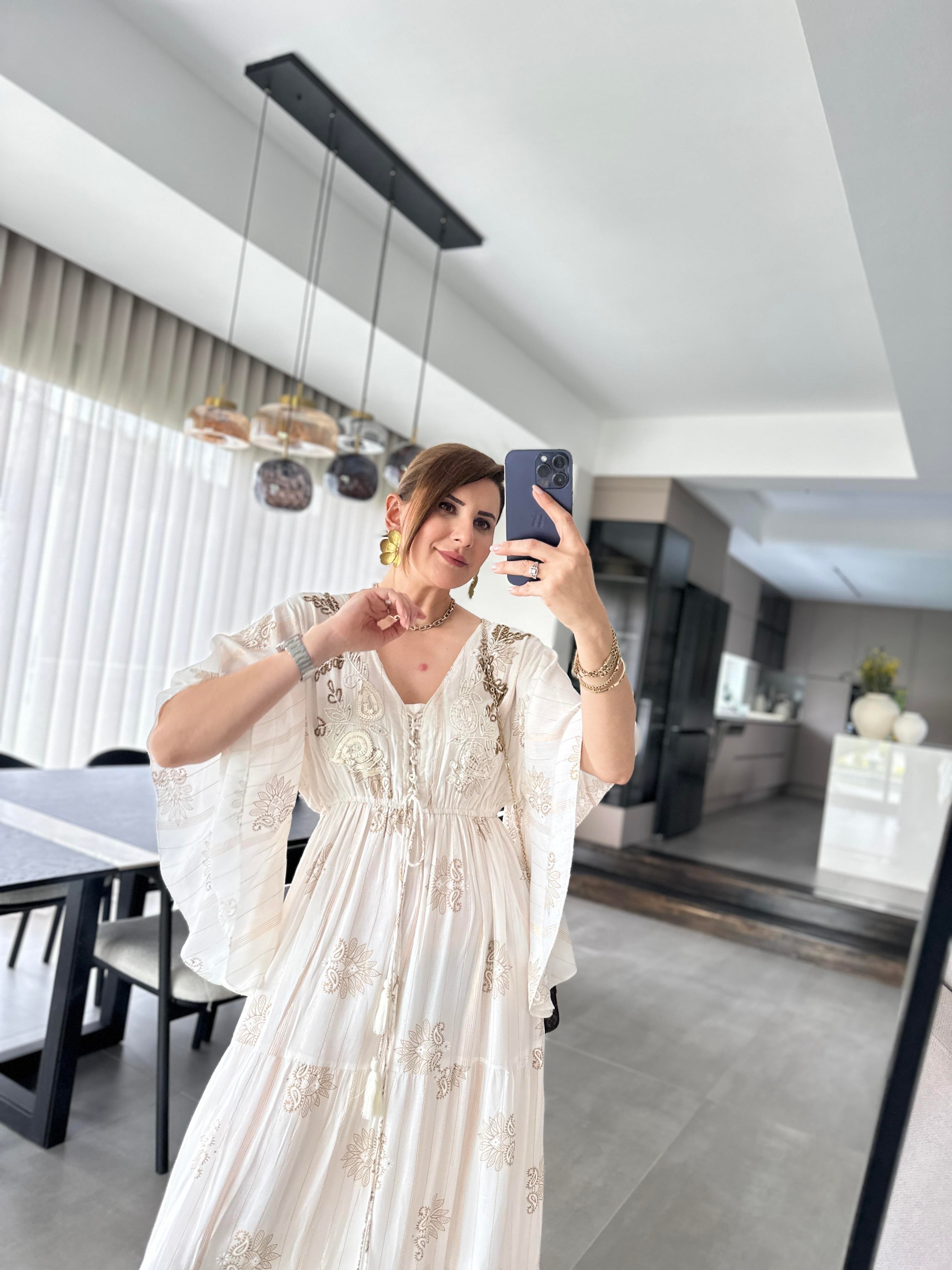 Pul İşleme Detaylı Desenli Elbise