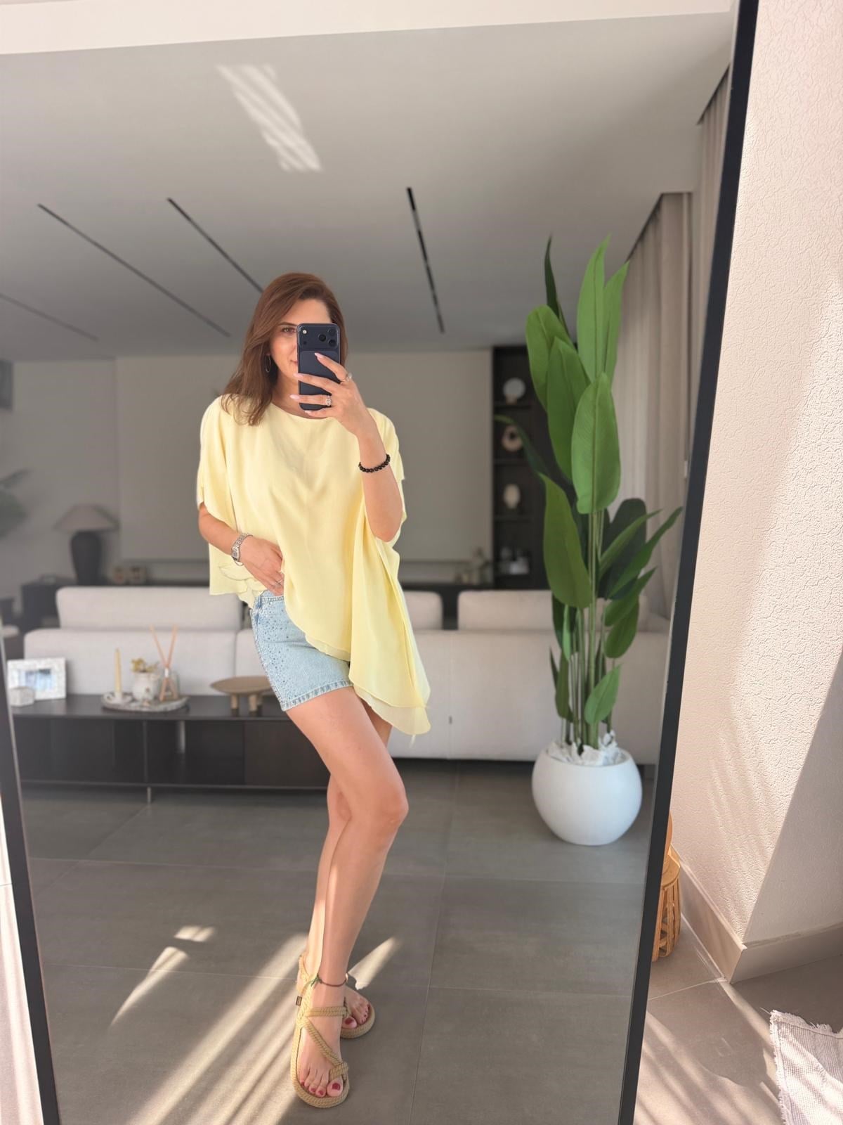 Sarı Asimetrik Kesim Tül Bluz