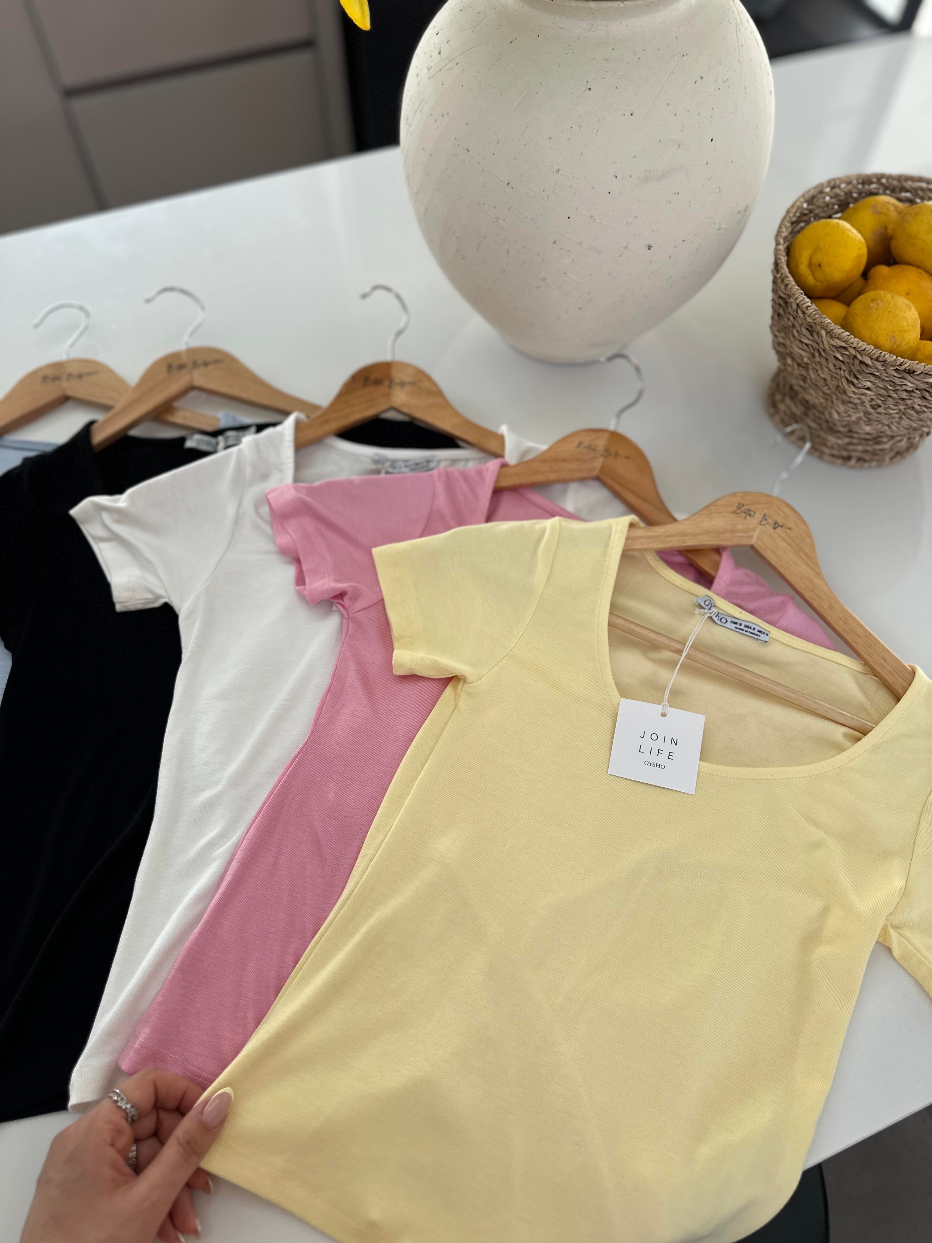 Sarı Kepçe Yaka T-shirt
